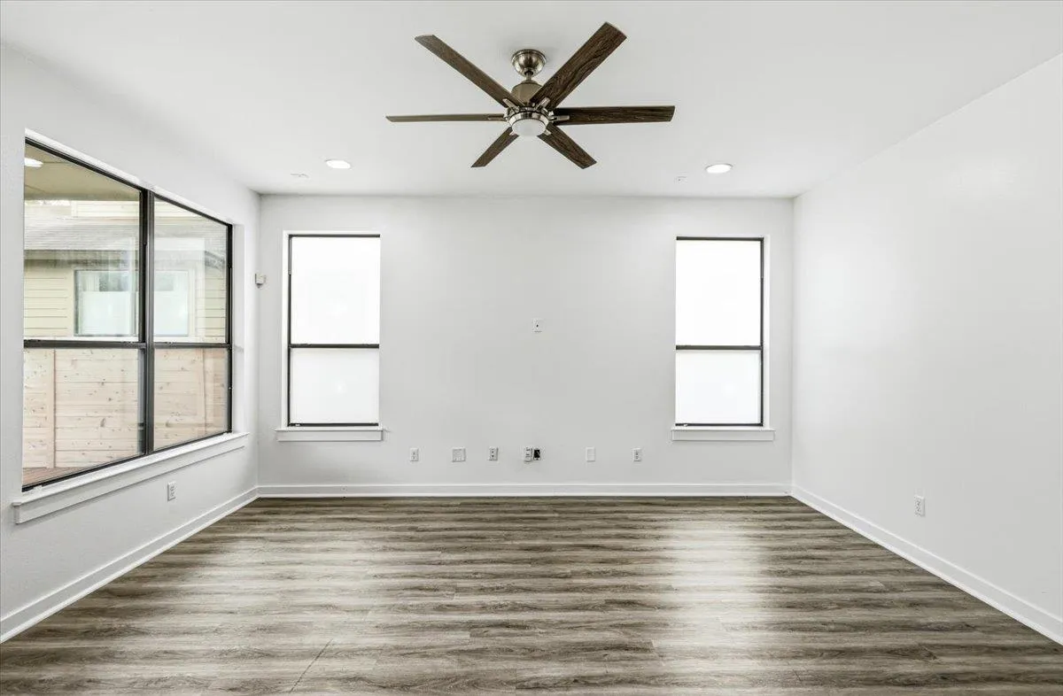 Photo 5 of 2815 CORBIN LN