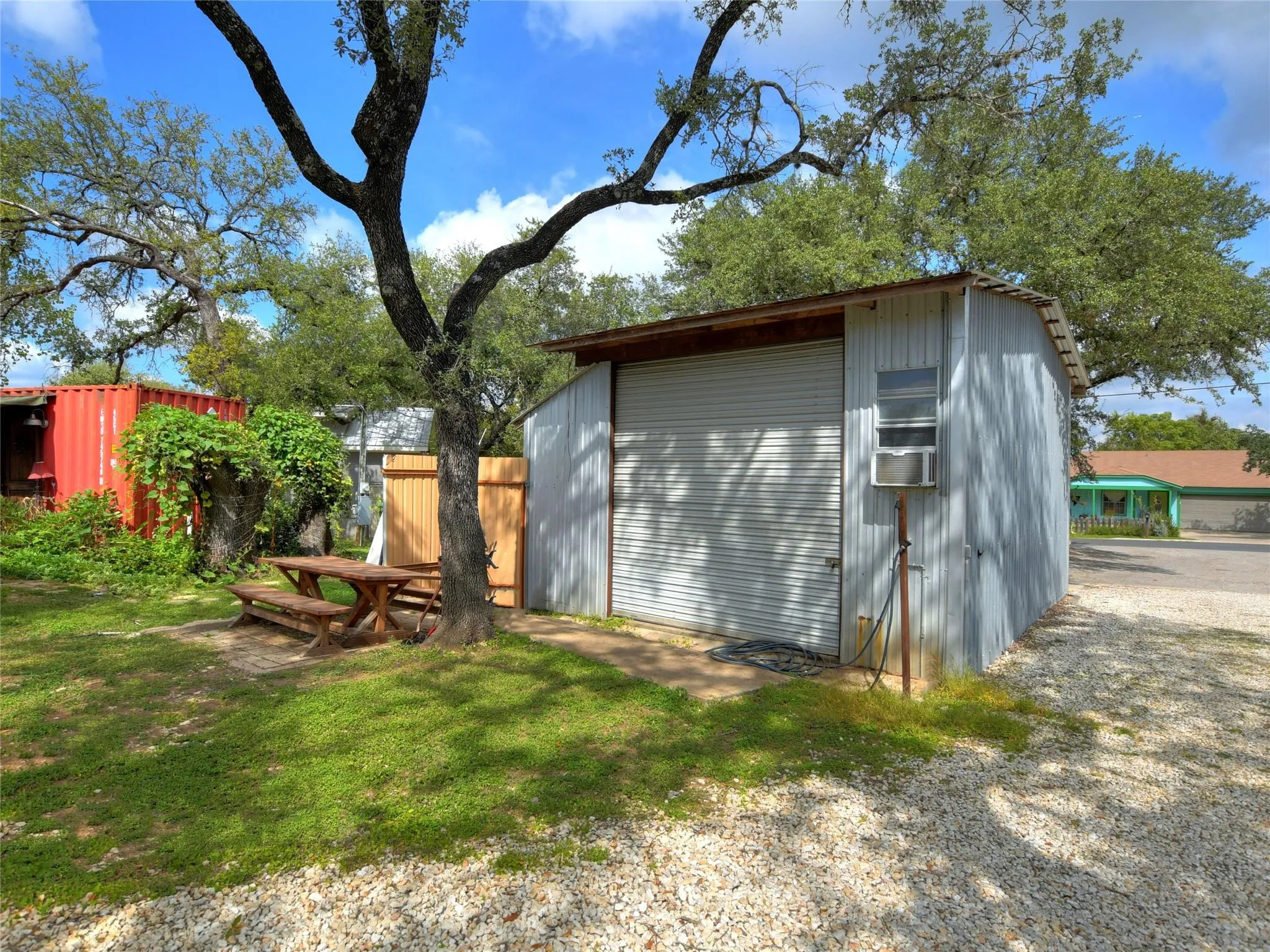 Photo 3 of 1702 SARACEN RD