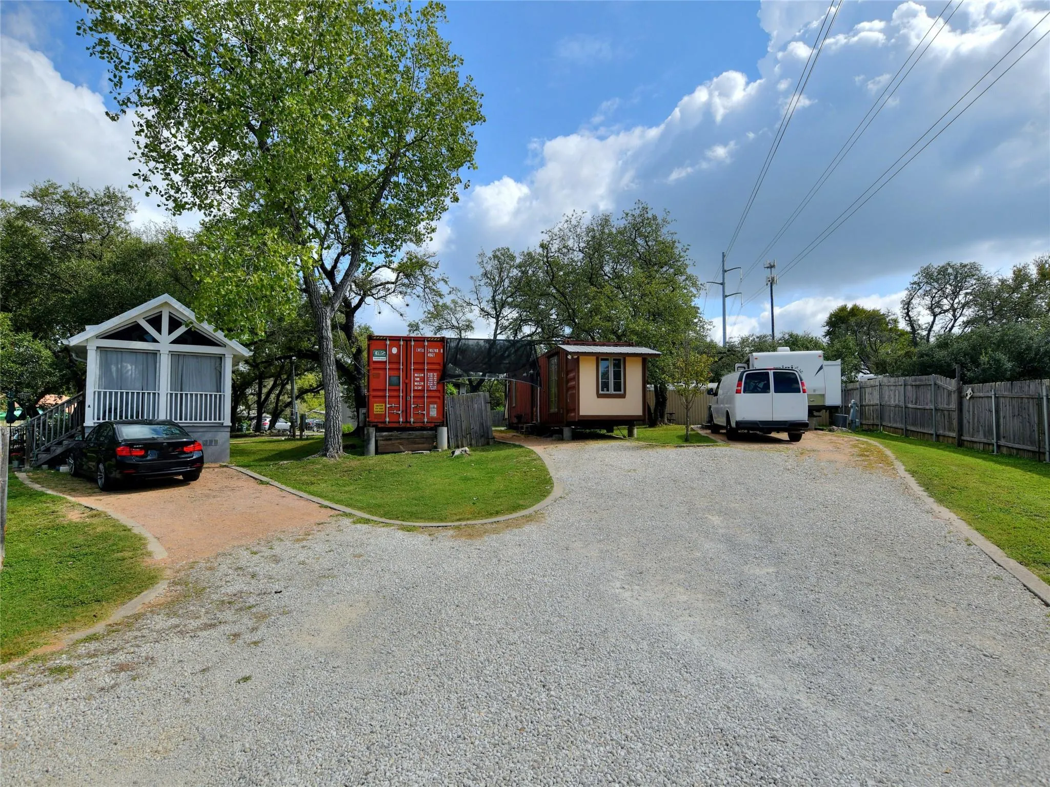 Photo 4 of 1702 SARACEN RD