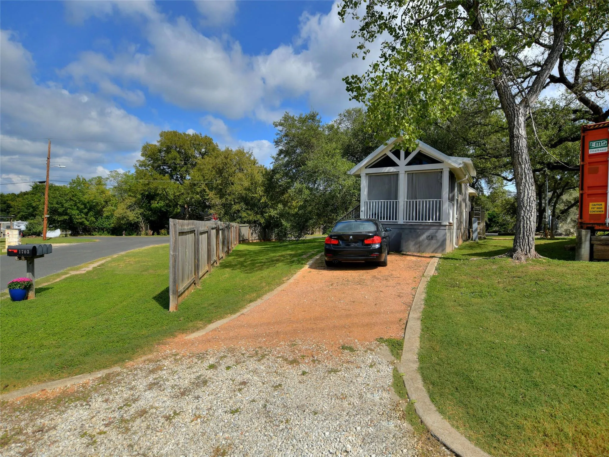 Photo 2 of 1605 LANCER LN