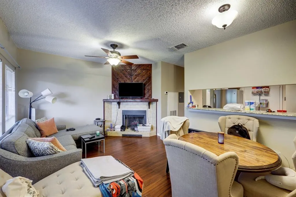 Photo 5 of 2901 SAN JACINTO BLVD #204
