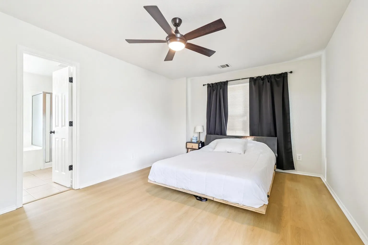 Photo 5 of 14425 LEMONGRASS LN
