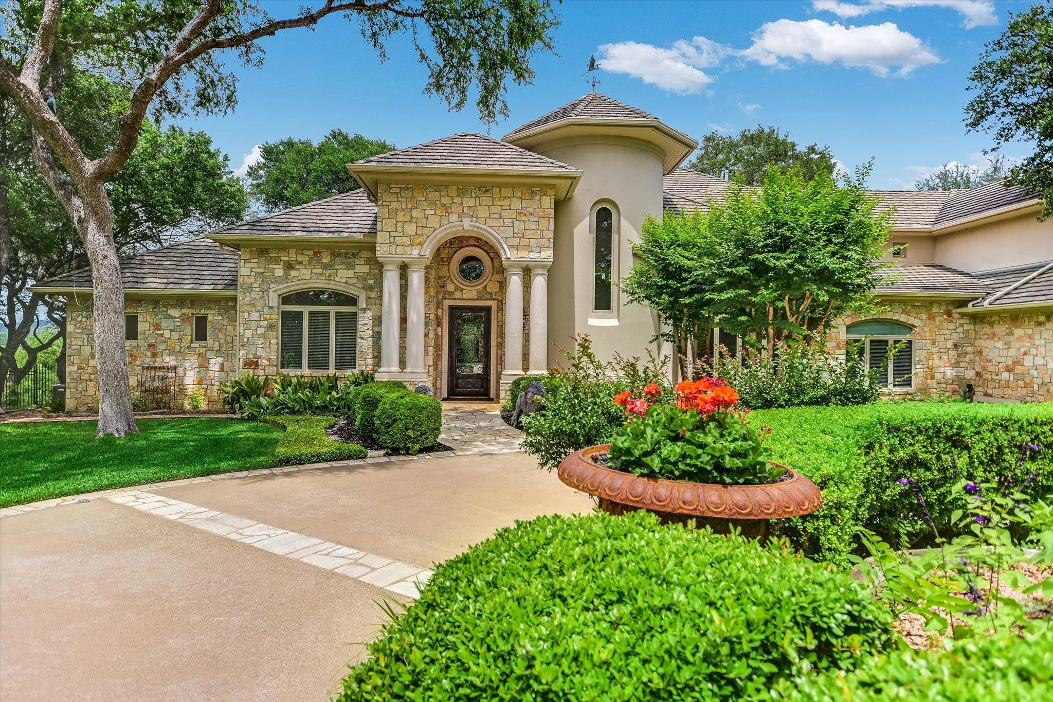 Photo of 4646 ROCKCLIFF RD, Austin, 78746