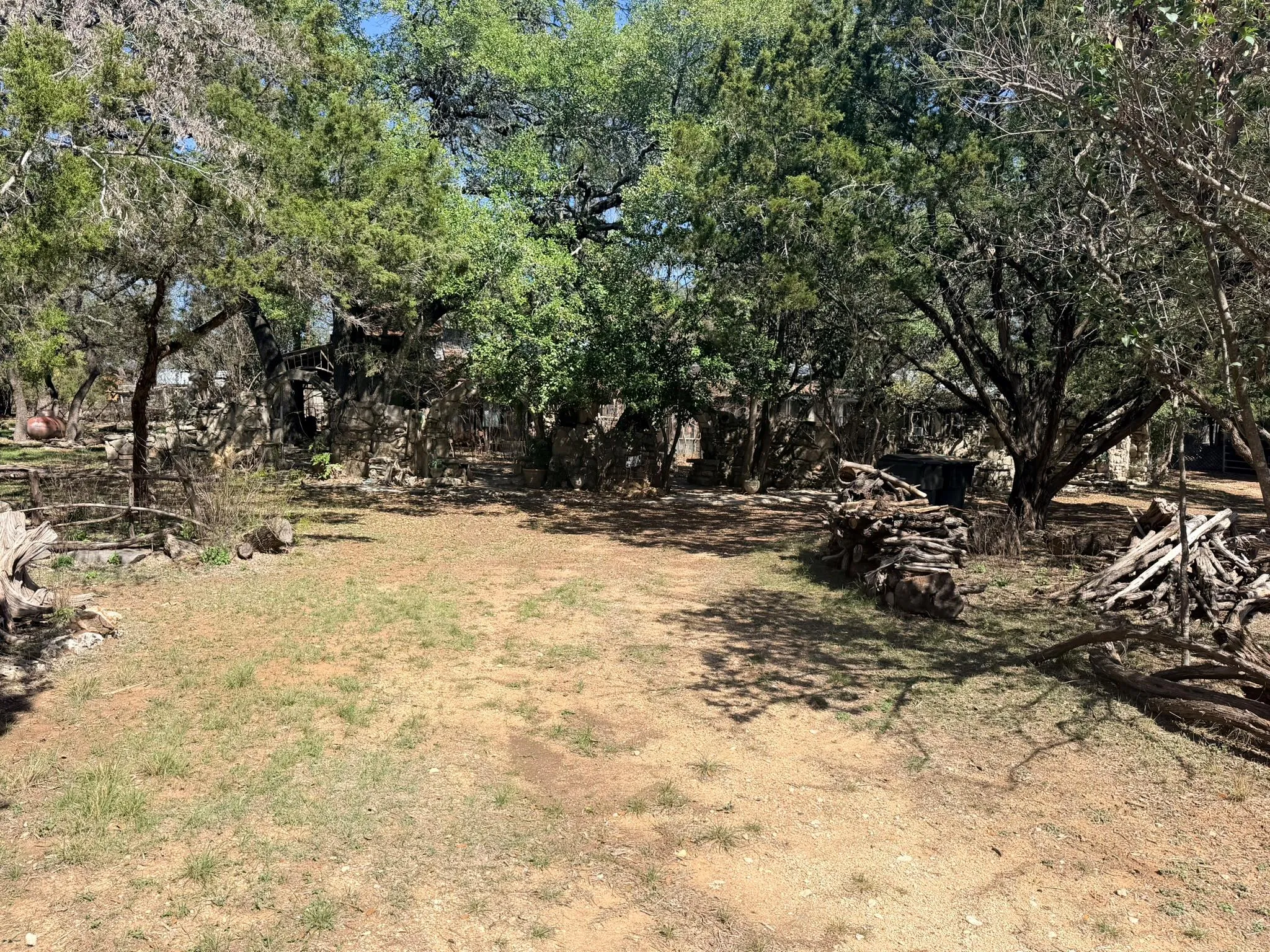 Photo 3 of 207 HUB DR
