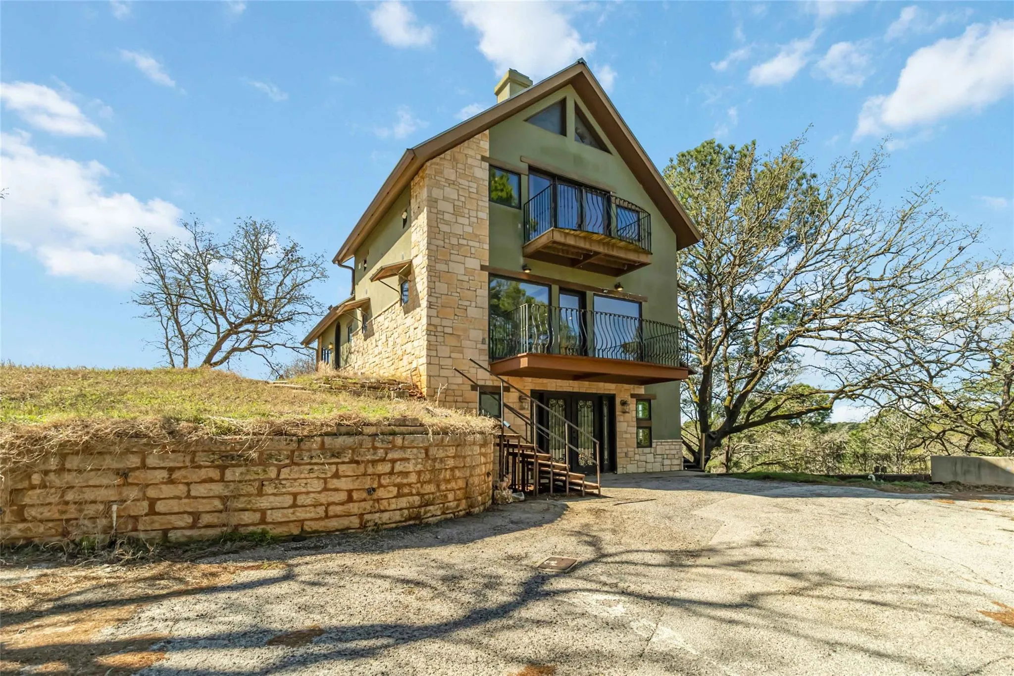 Photo of 128 KAUPO DR, Bastrop, TX, 78602