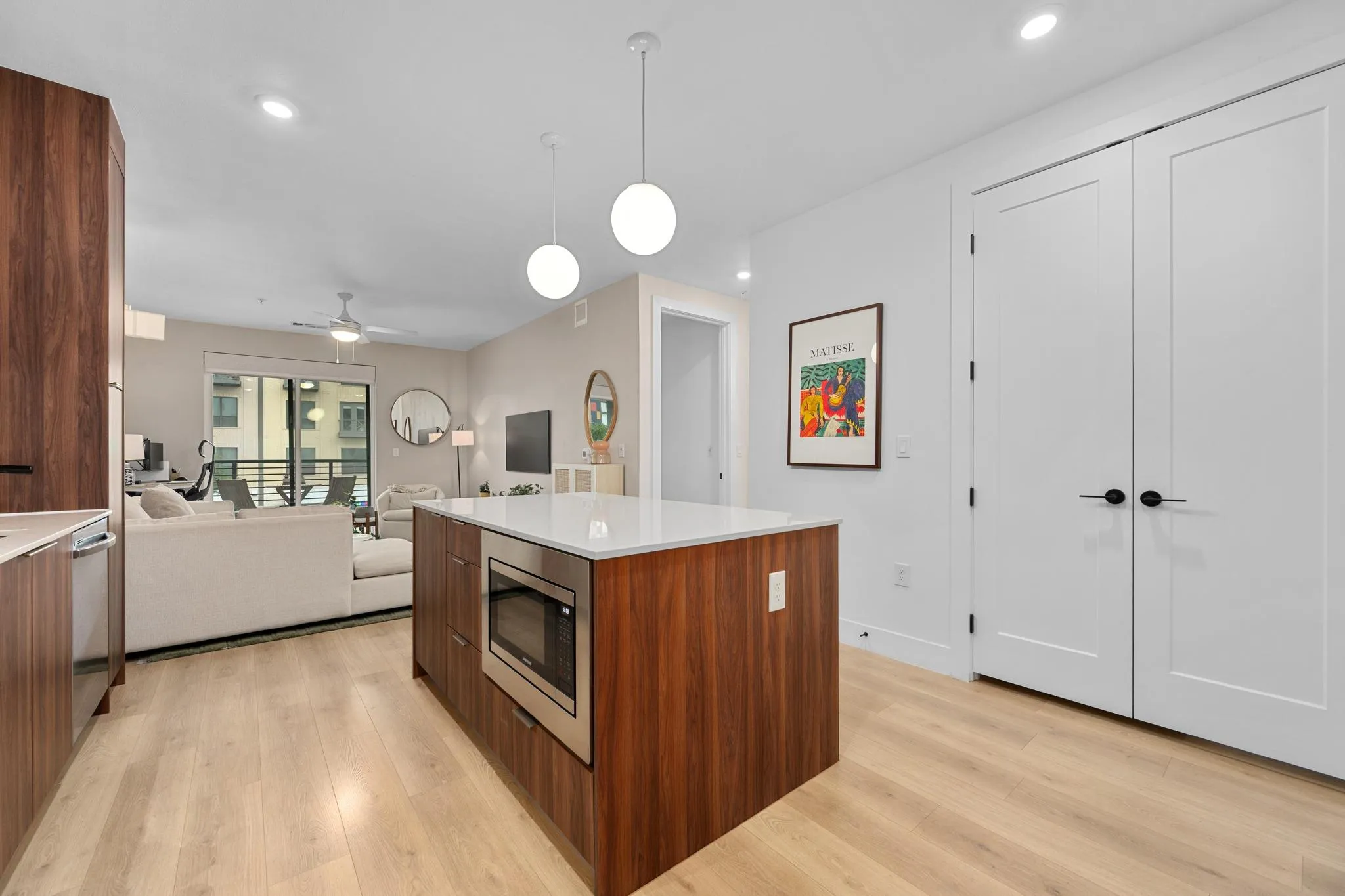 Photo 4 of 1701 SIMOND AVE #215