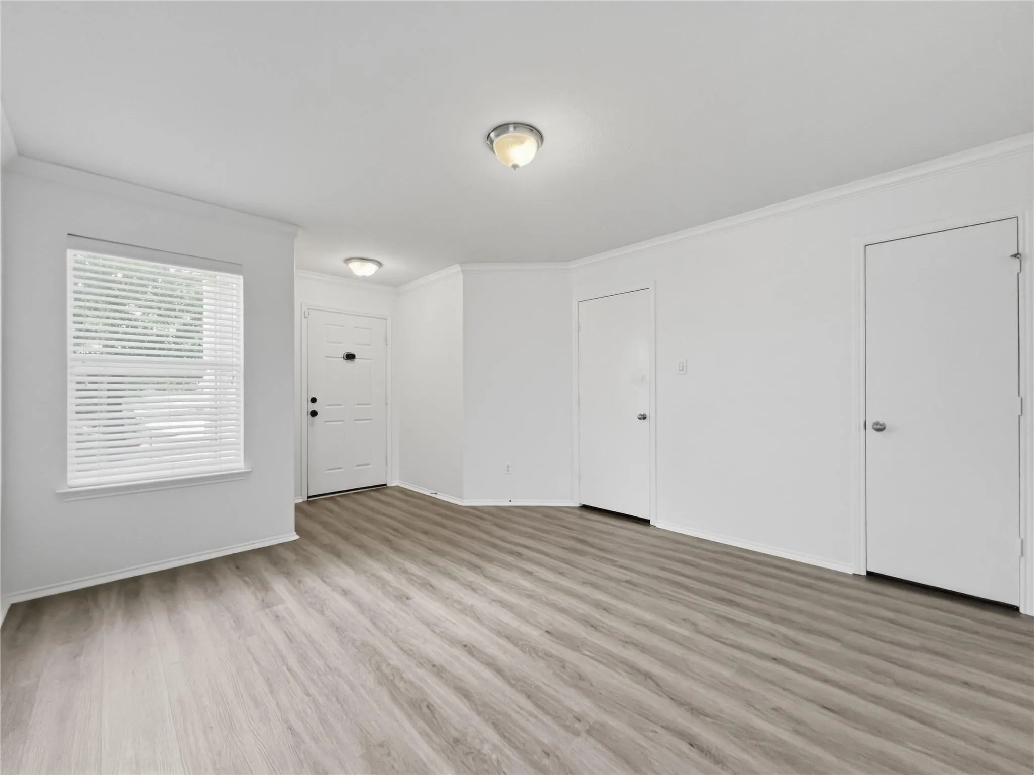Photo 4 of 13304 OROURKE DR