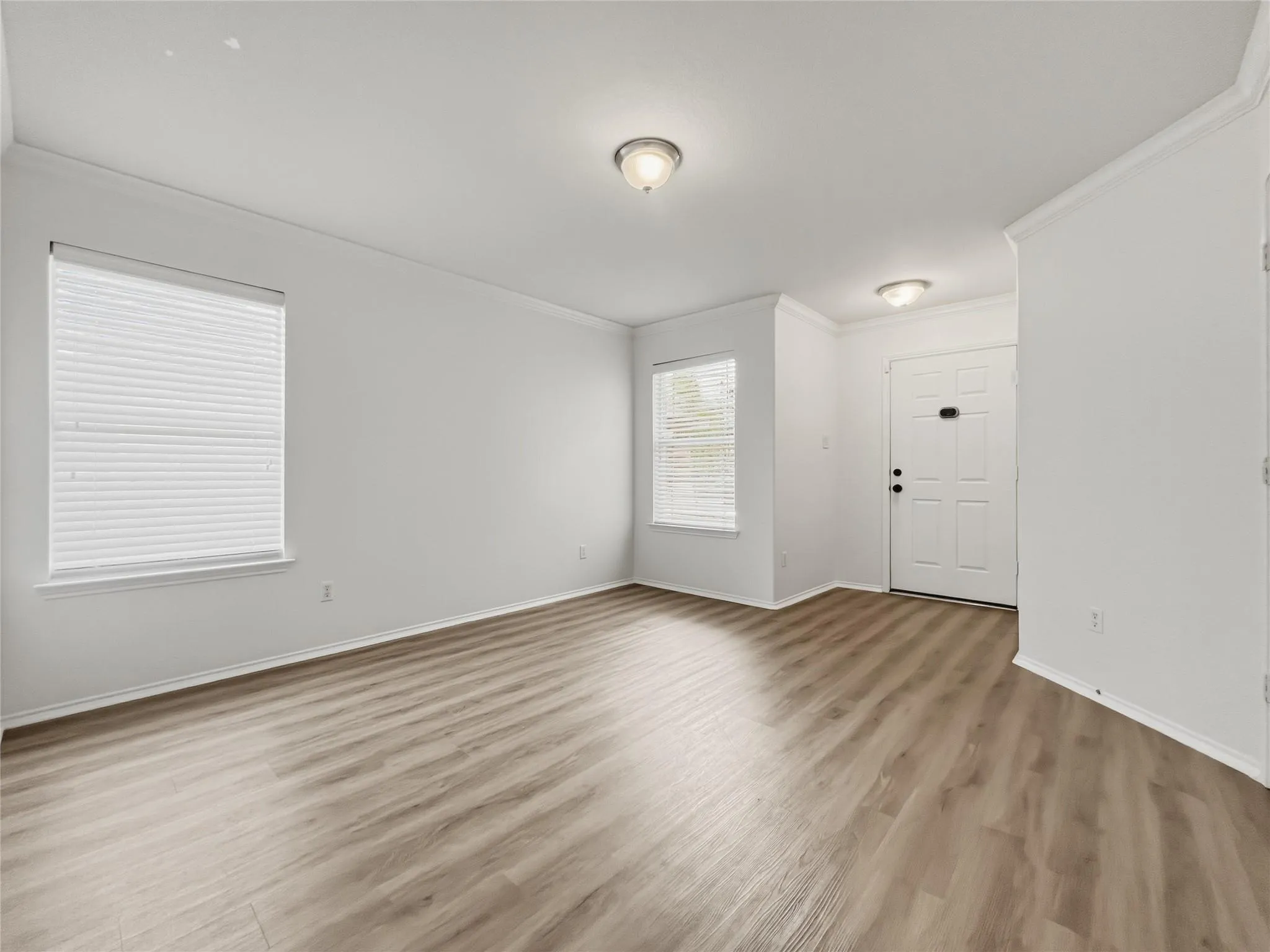 Photo 5 of 13304 OROURKE DR