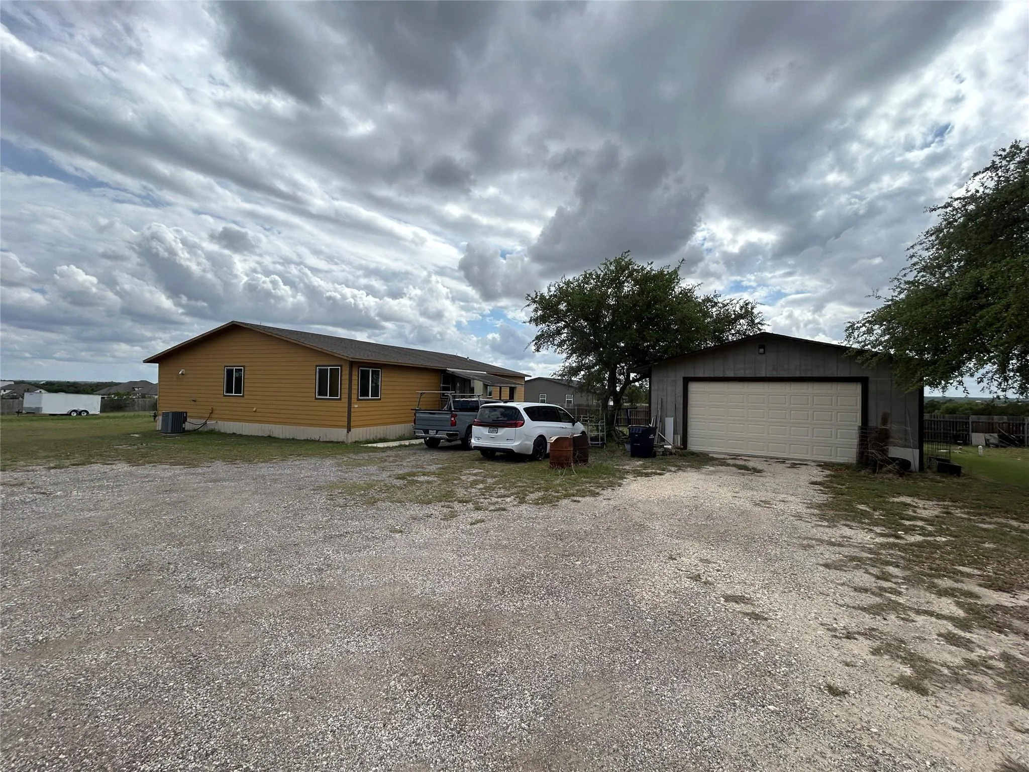 Photo 5 of 205 MONTROSE DR