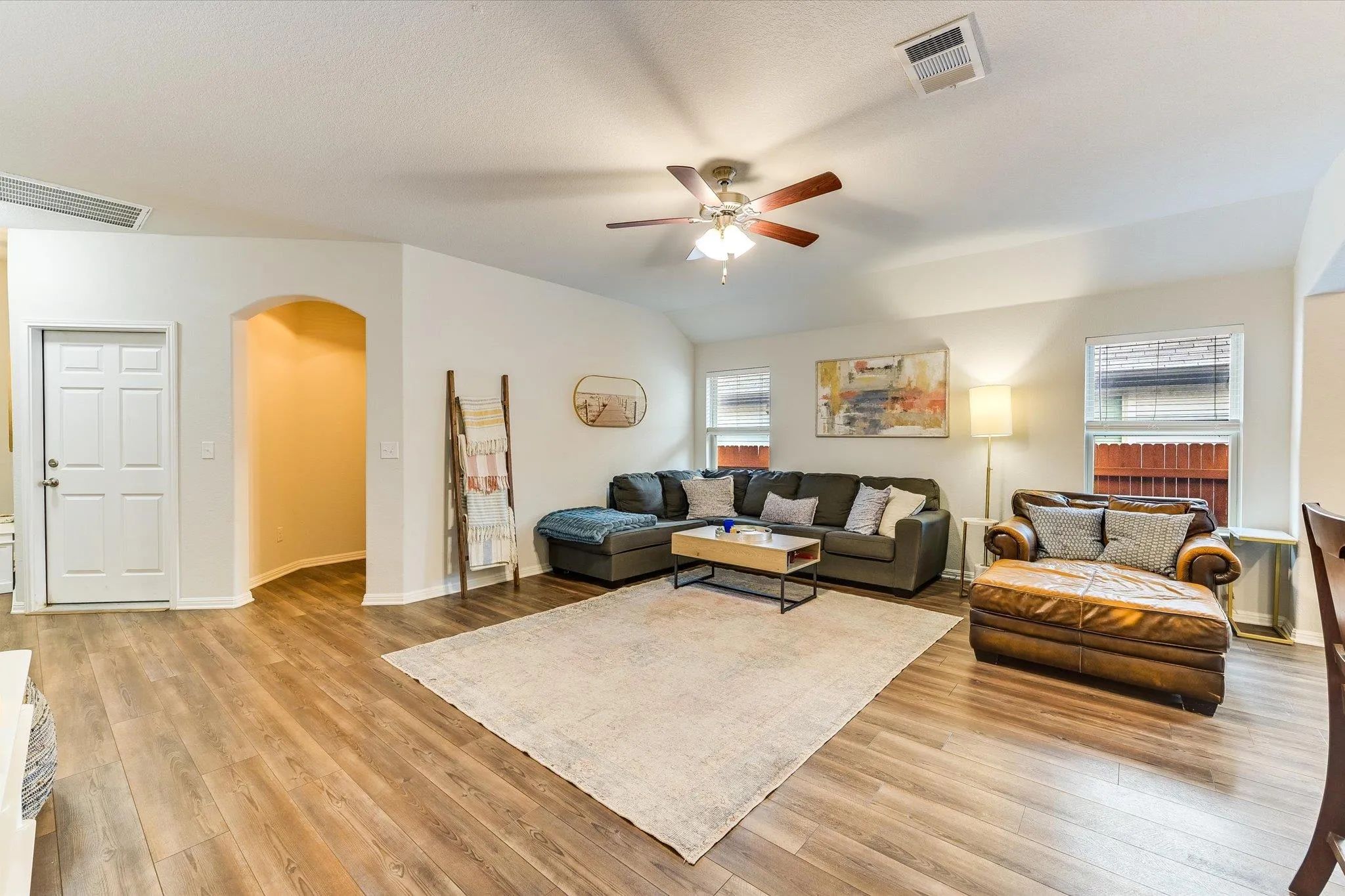 Photo 4 of 132 WALKUP LN