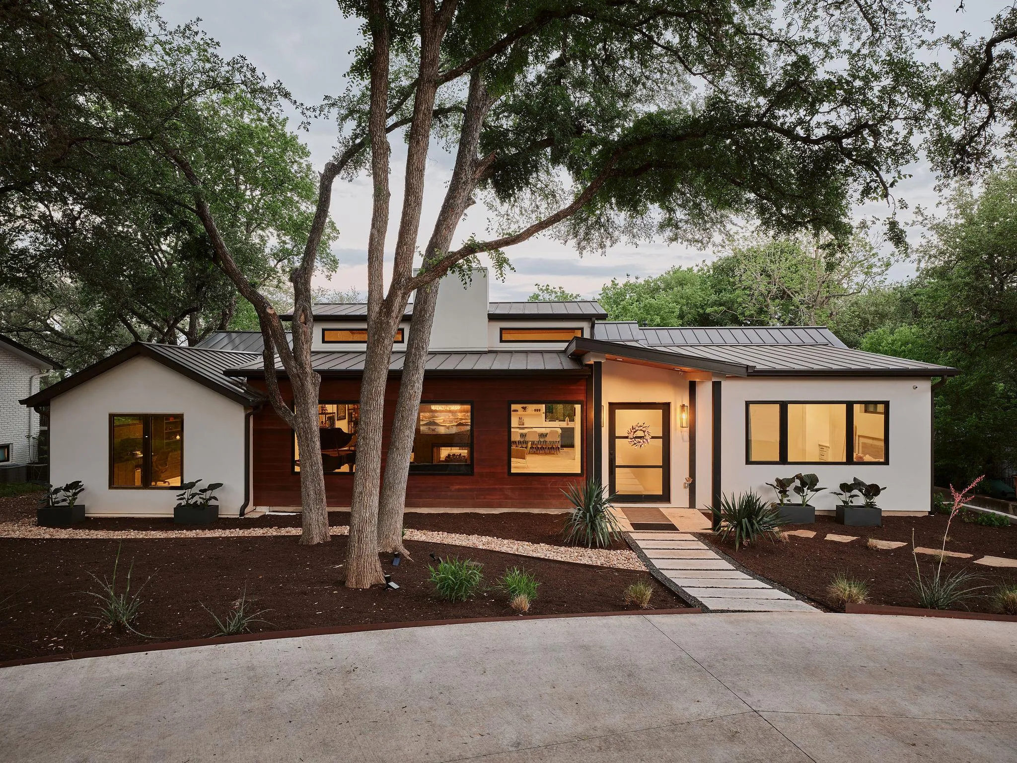 Photo 3 of 4301 BALCONES DR