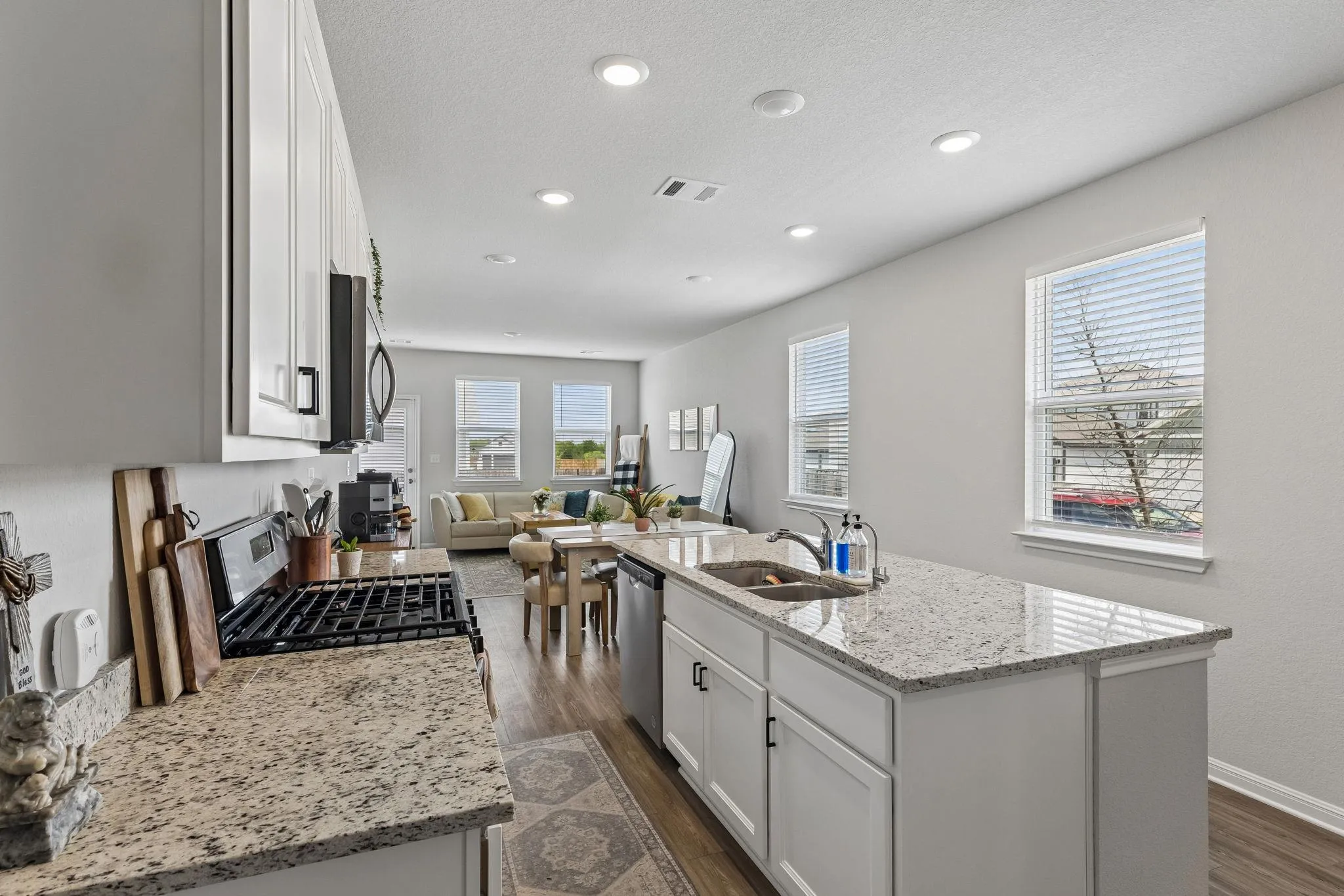 Photo 4 of 10600 RIDAN WAY