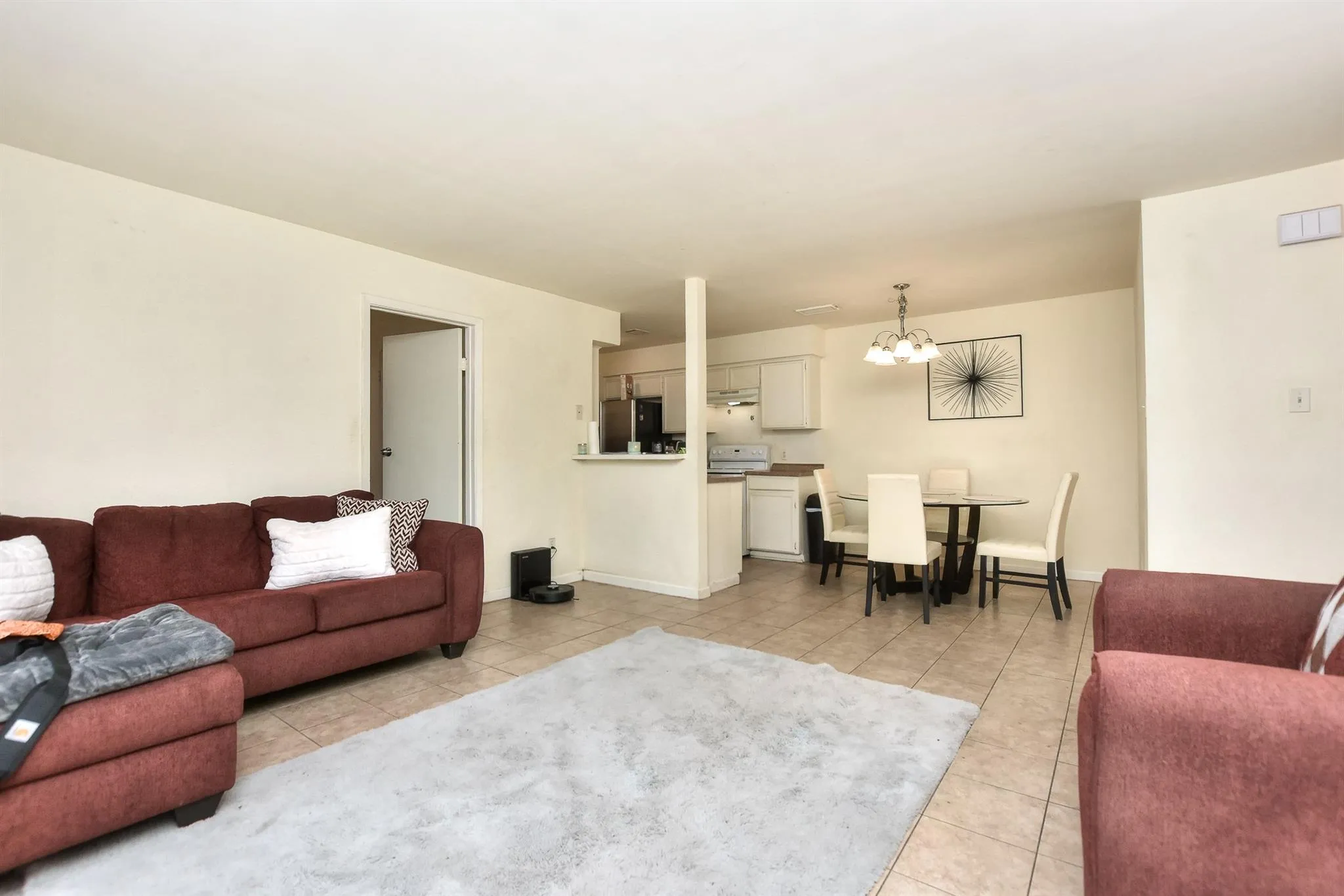 Photo 5 of 16132 FITCHBURG CIR