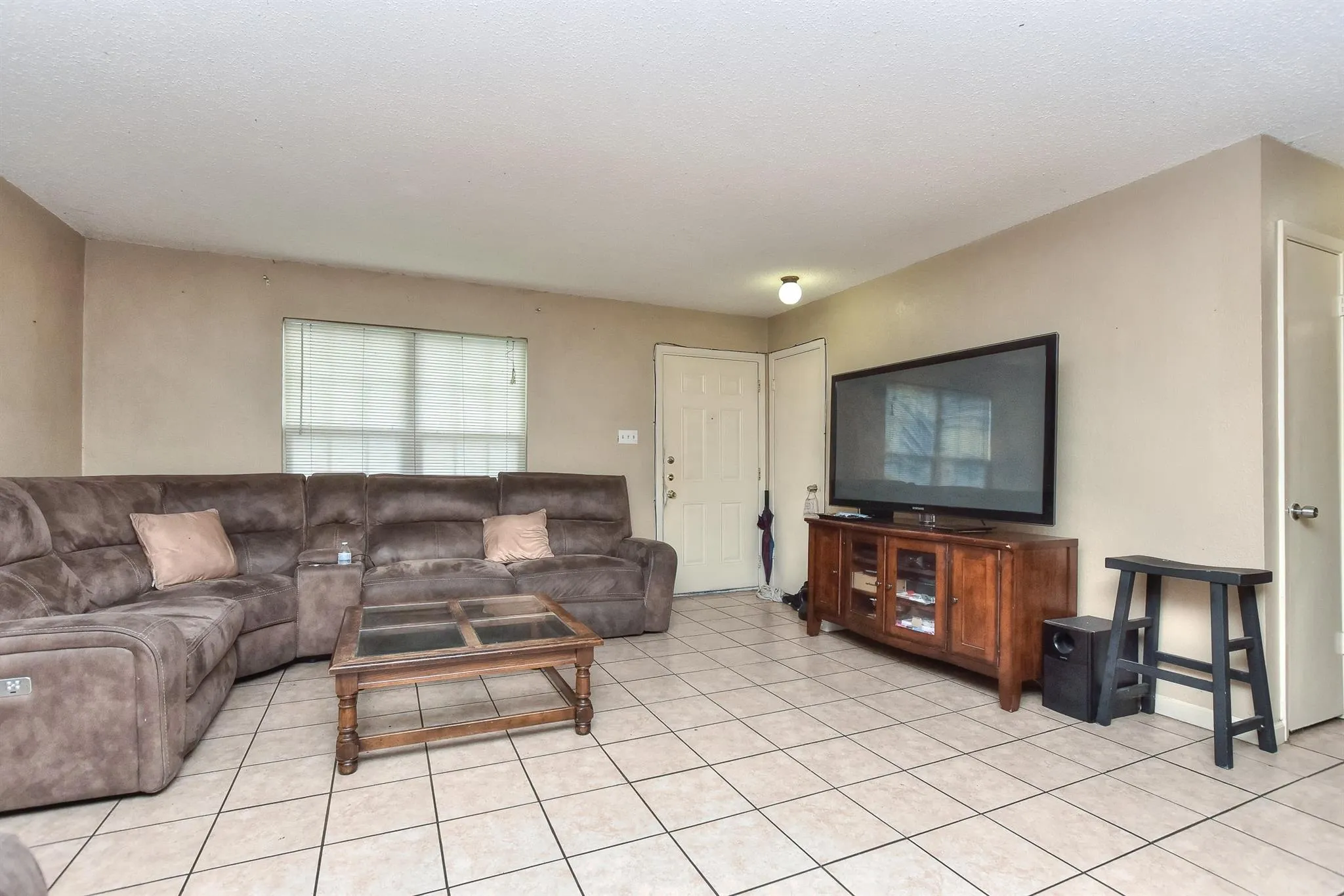 Photo 5 of 16134 FITCHBURG CIR