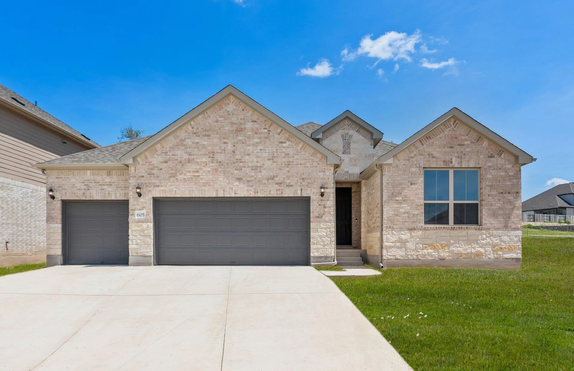 Photo of 605 RIDGE POINT DR, Georgetown, TX, 78628