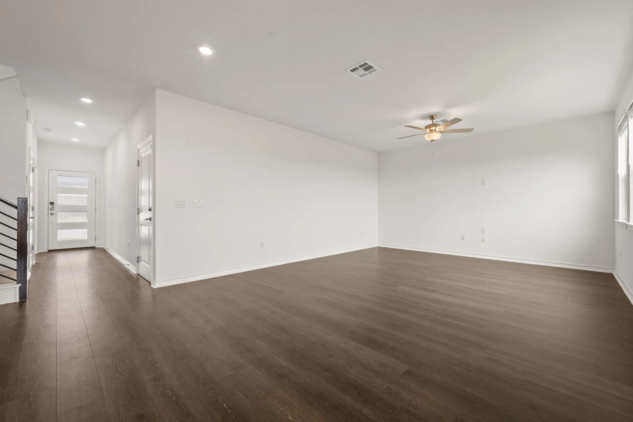 Photo 5 of 2902 TAVERN DR
