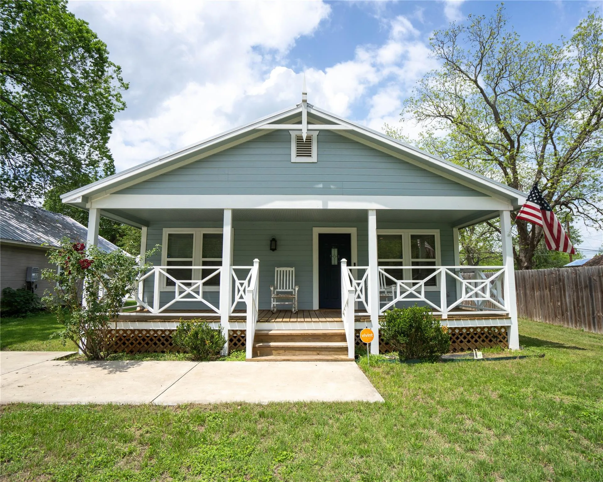 Photo of 404 RIVERS ST, Smithville, TX, 78957