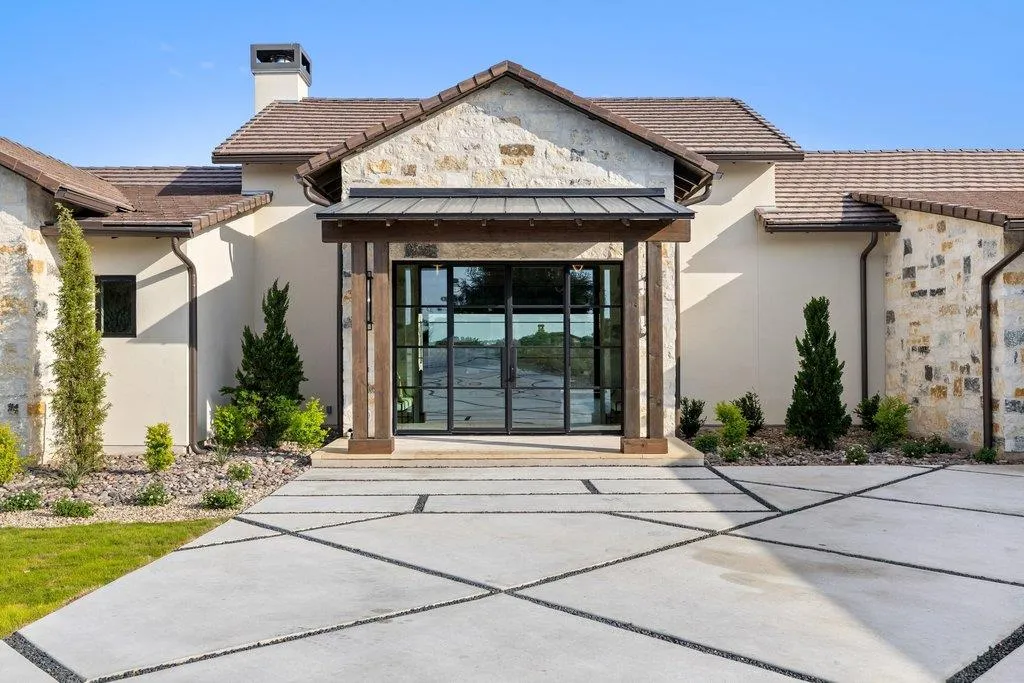 Photo of 27031 HAYNIE FLAT RD, Spicewood, TX, 78669