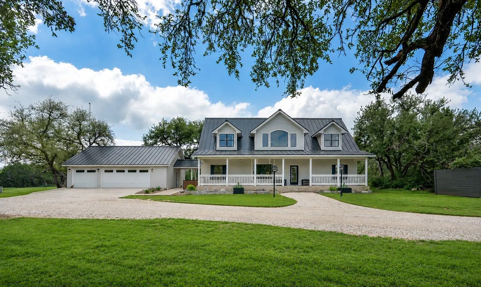 Photo 2 of 330 LIVE OAK HILLS CT