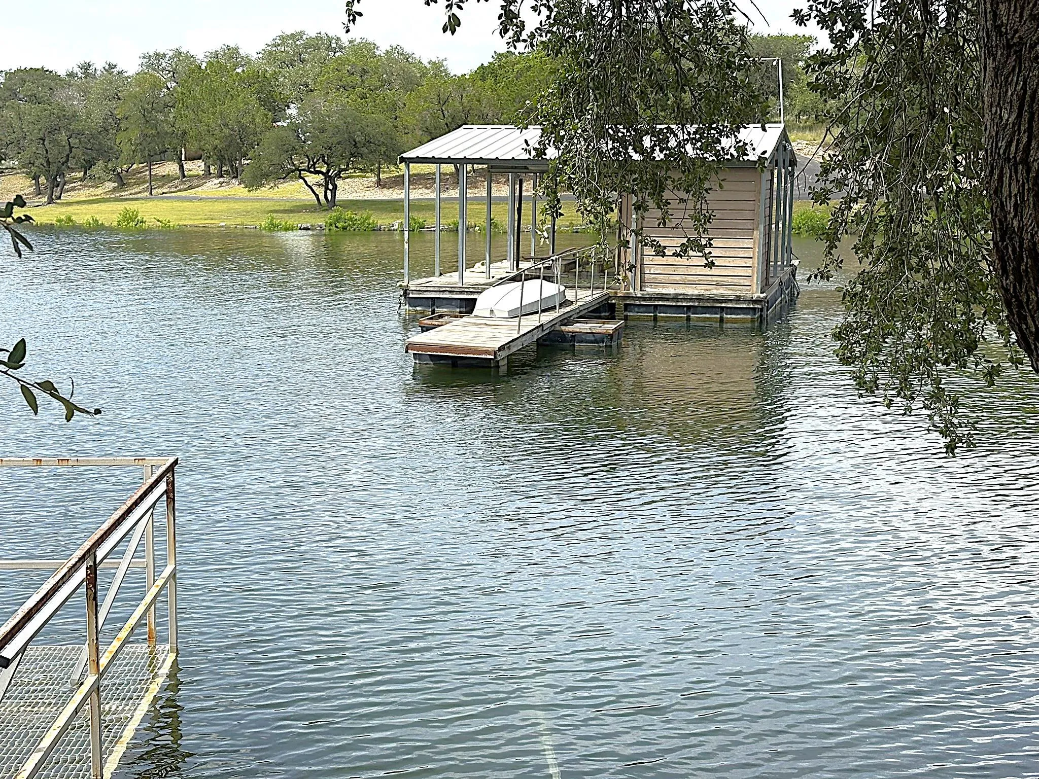 Photo of 1115 EDGEWATER DR, Spicewood, TX, 78669