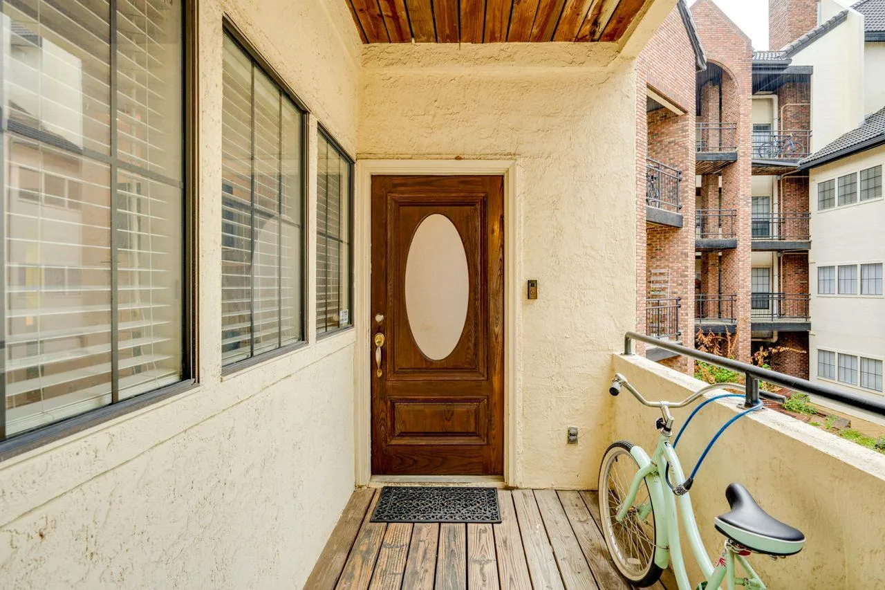Photo 5 of 3001 CEDAR ST #A-205