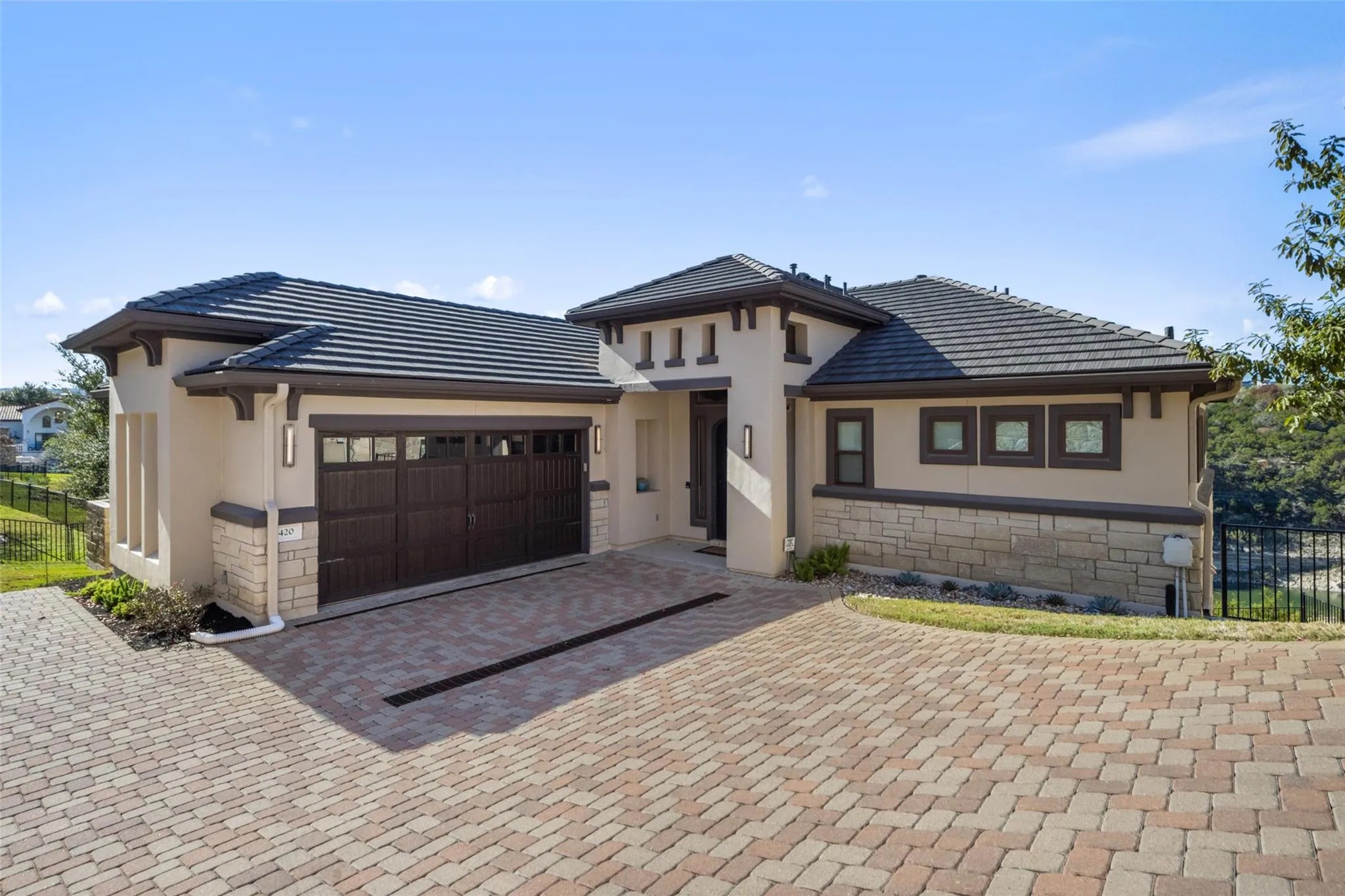 Photo 4 of 420 MARINA VIEW WAY