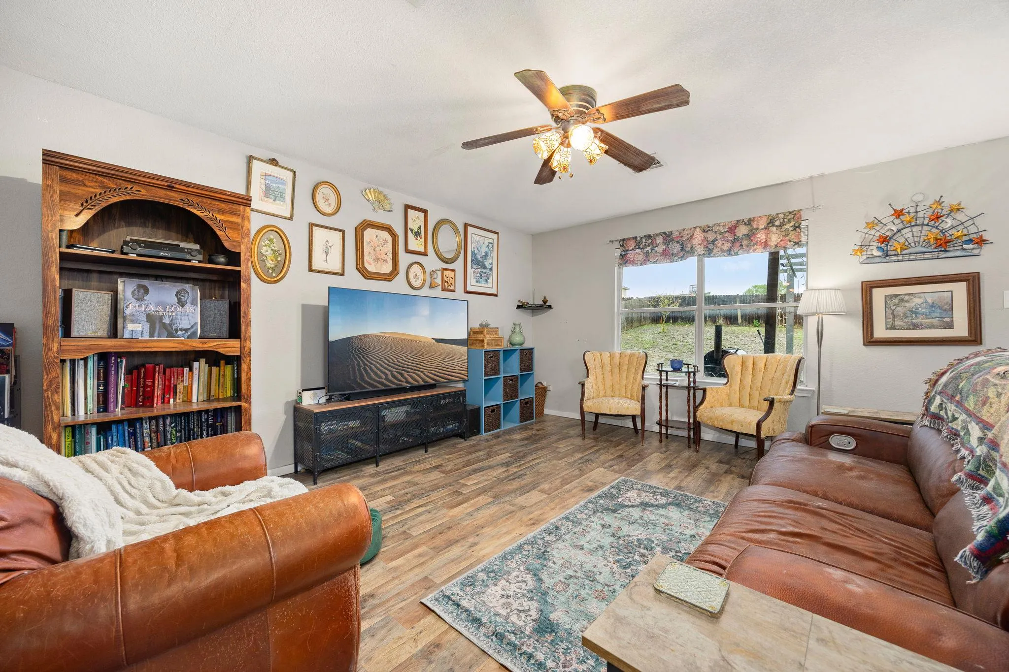 Photo 3 of 137 SAWGRASS CIR