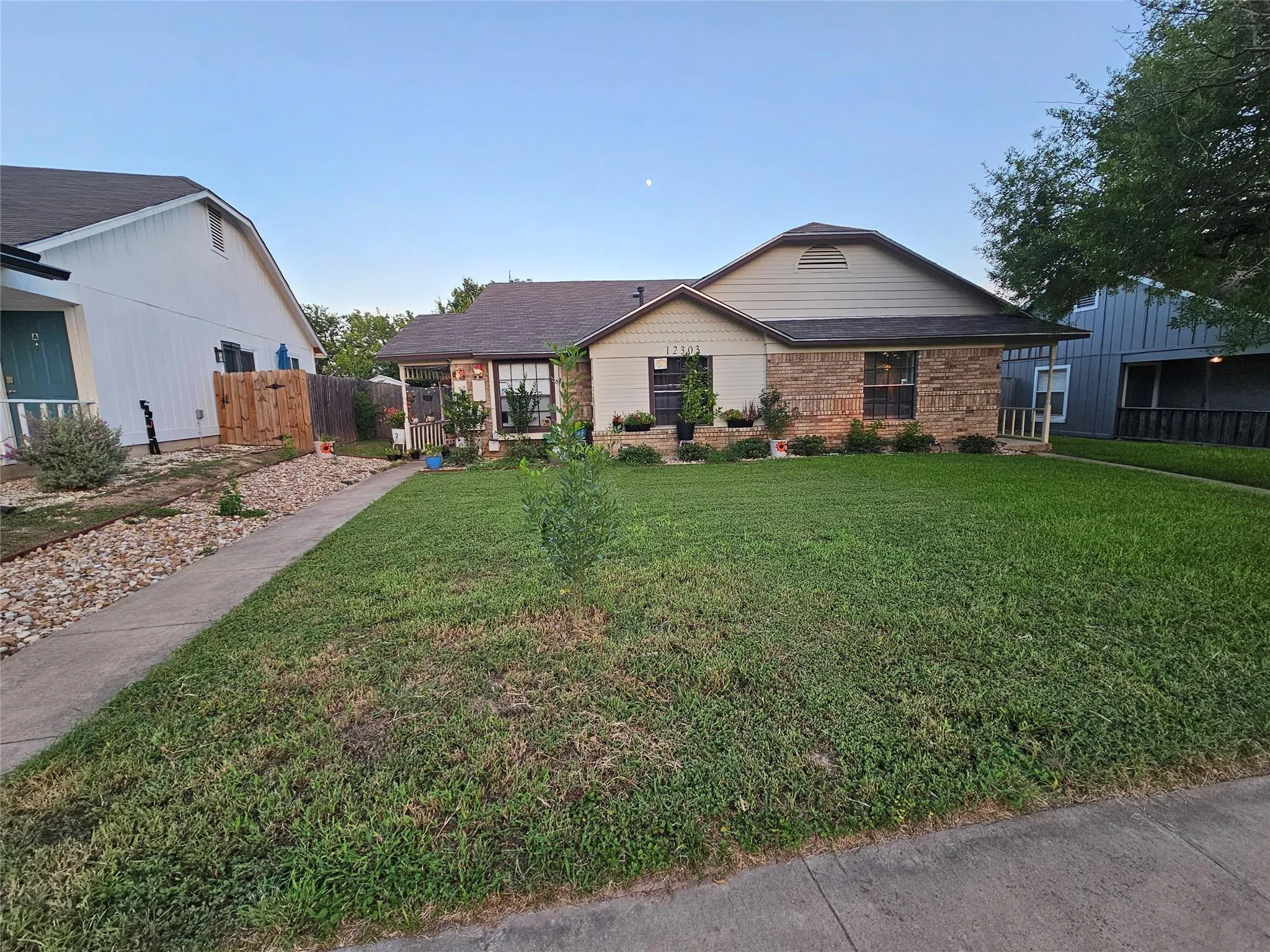 Photo 4 of 12303 ALDERBROOK DR