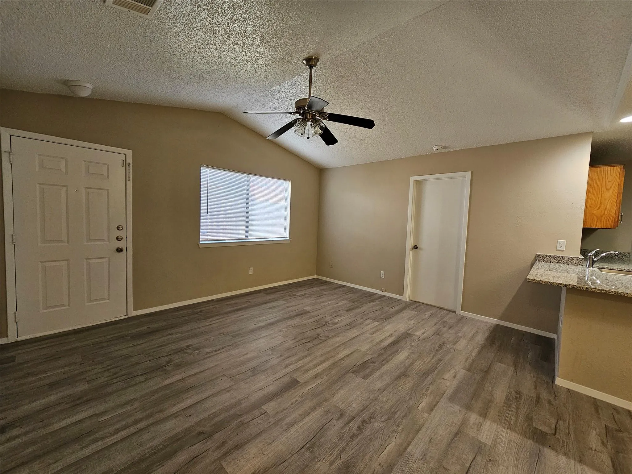 Photo 5 of 12303 ALDERBROOK DR