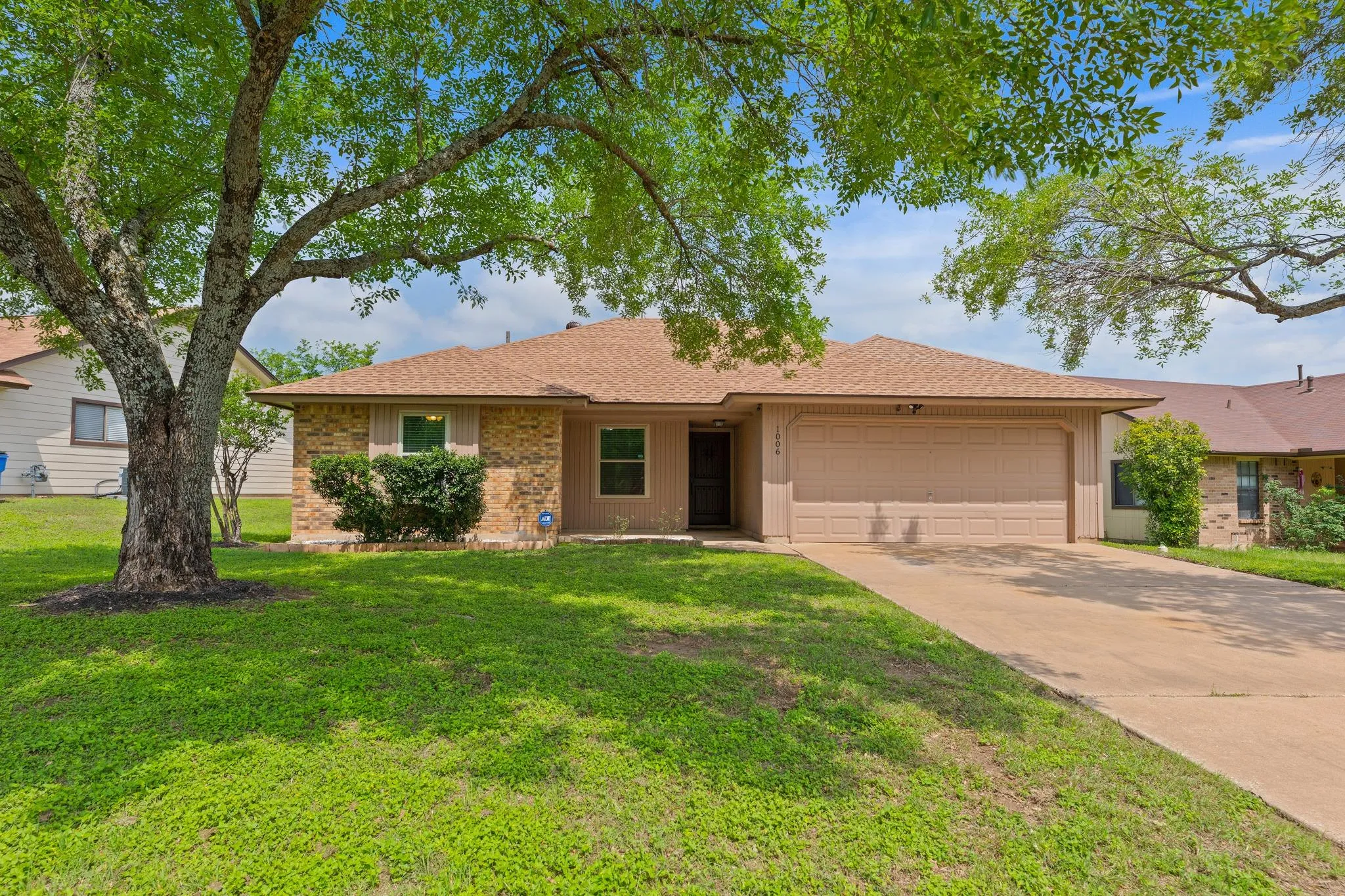 Photo 3 of 1006 CRESSWELL DR