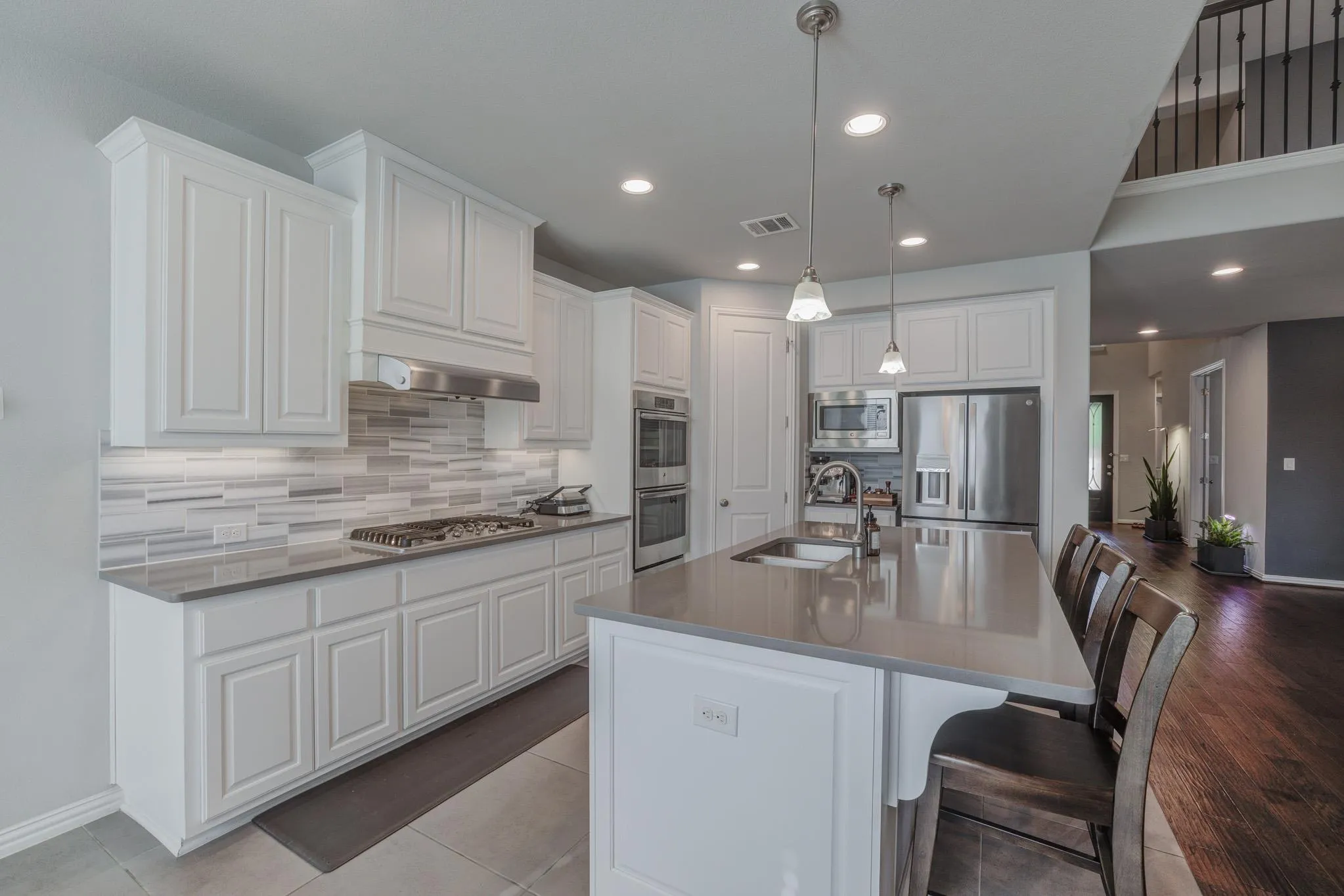 Photo 4 of 1701 HIGHLAND RIDGE RD