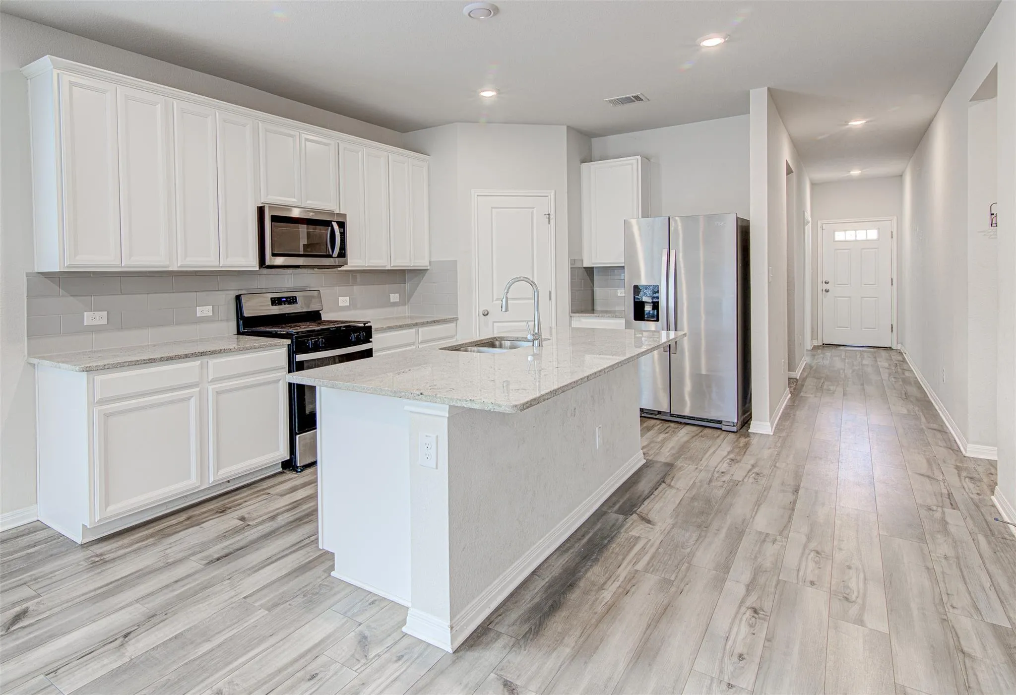 Photo 4 of 14404 CASTLEFORD DR