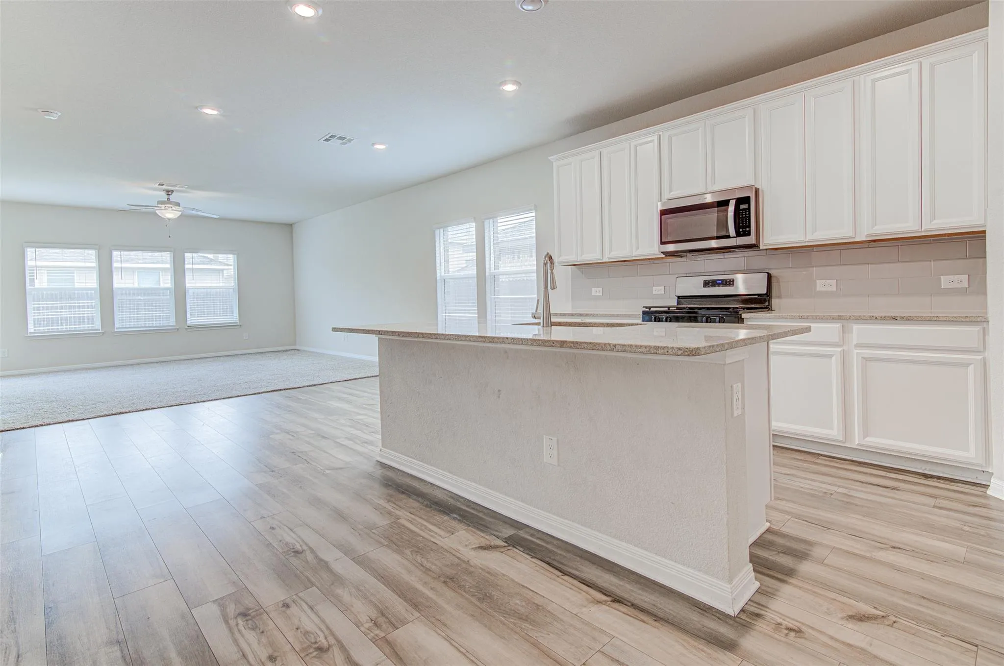 Photo 3 of 14404 CASTLEFORD DR