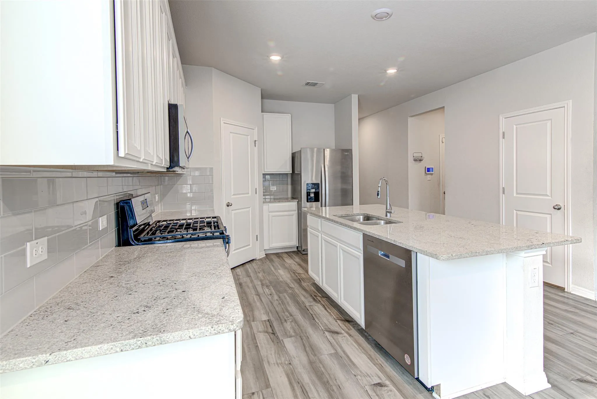 Photo 5 of 14404 CASTLEFORD DR