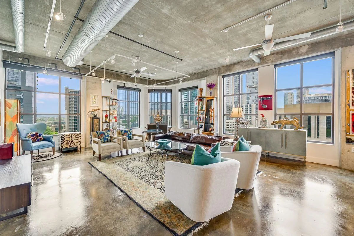Photo 5 of 311 W 5TH ST #1002