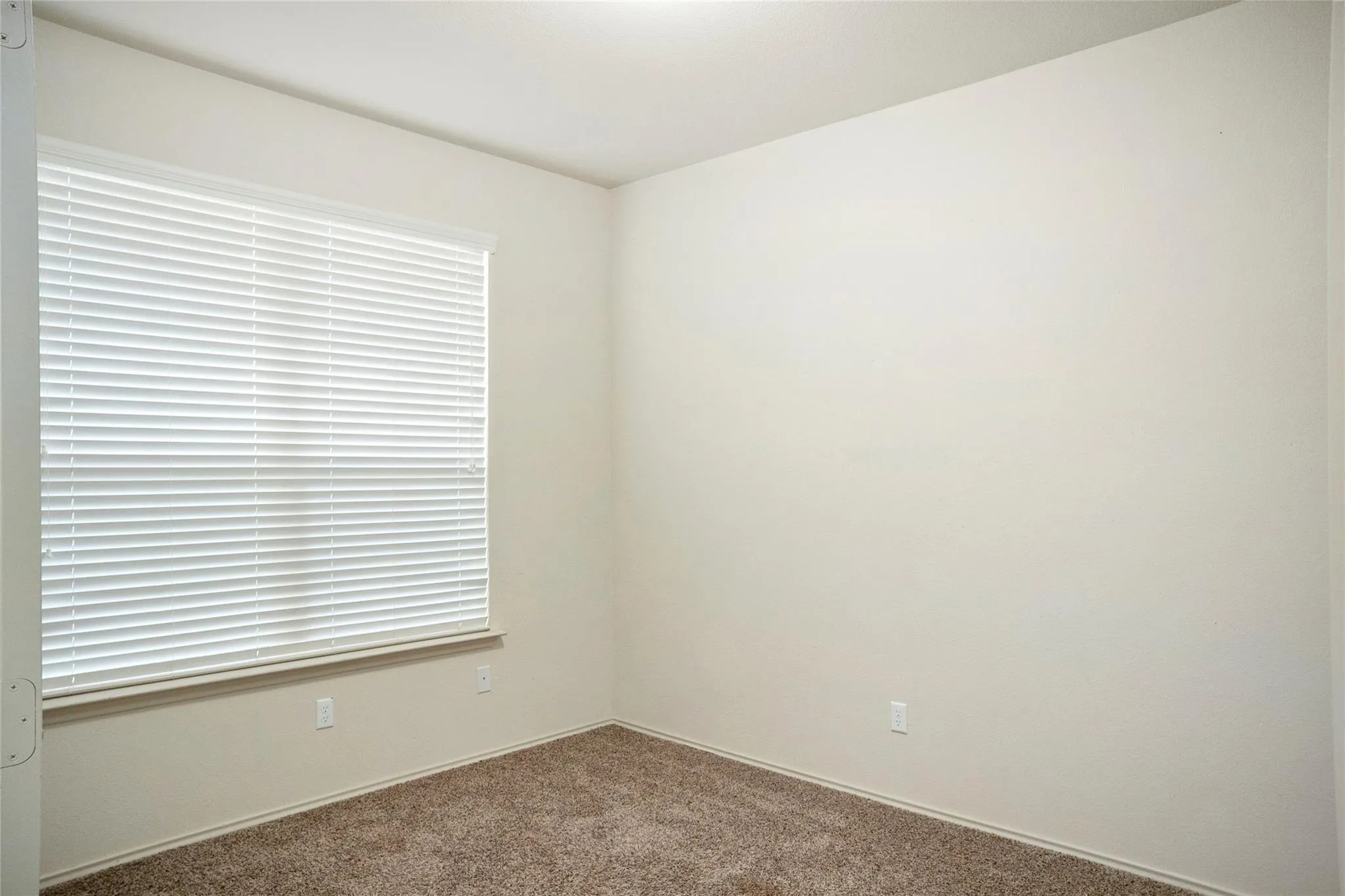 Photo 5 of 212 FOSTER LN