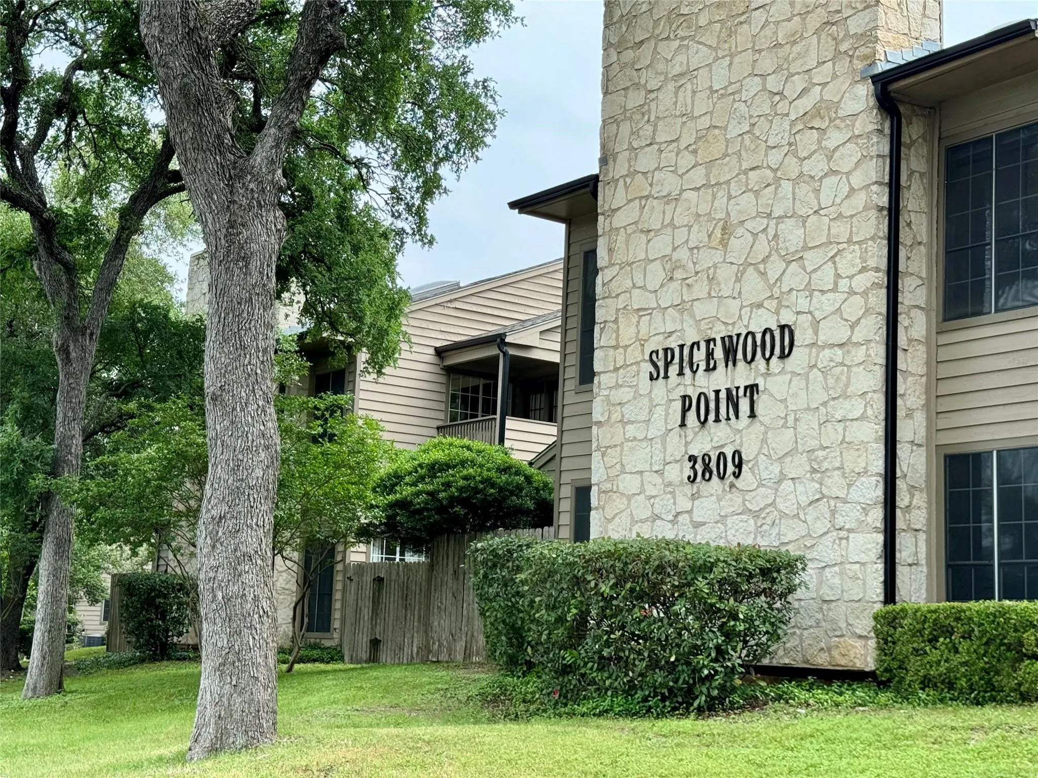 Photo 2 of 3809 SPICEWOOD SPRINGS RD #137