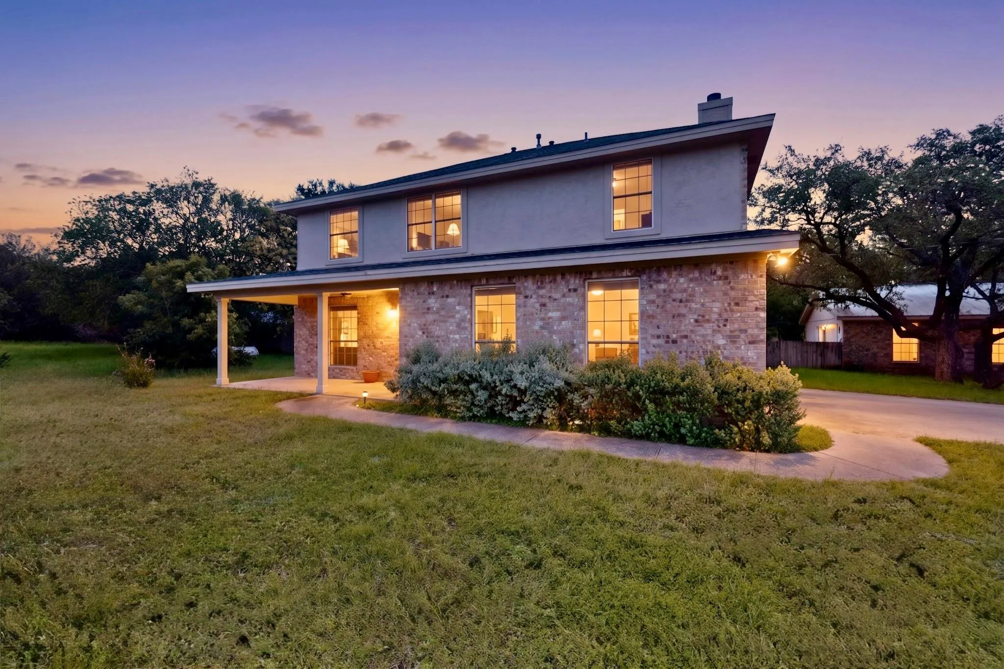 Photo 2 of 311 OAK FOREST CV
