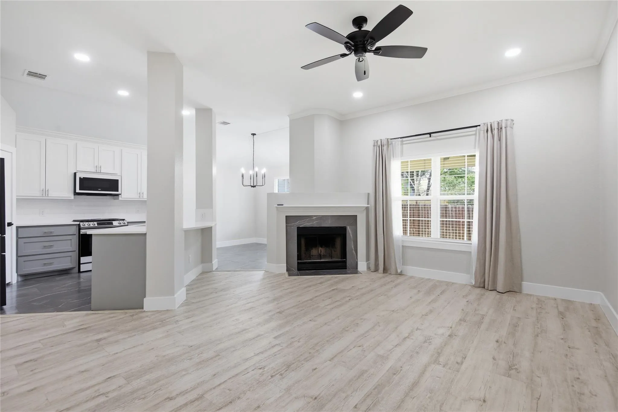Photo 5 of 1614 LANTANA DR