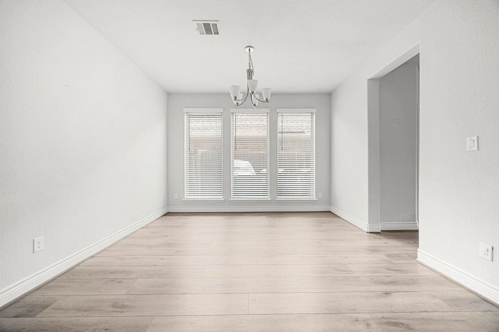 Photo 5 of 309 AVENDITA LN