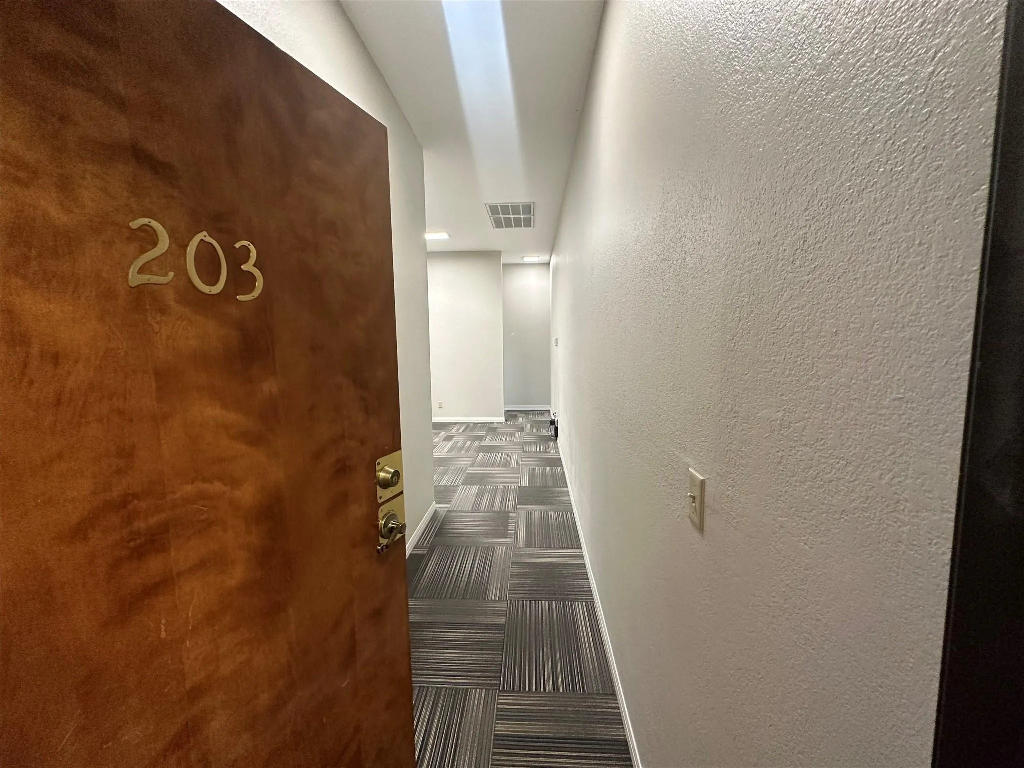 Photo 2 of 1823 FORTVIEW RD #203
