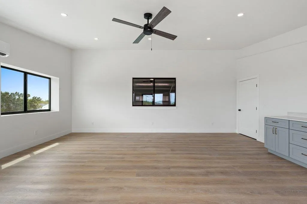Photo 5 of 451 FARRELL RD #301A