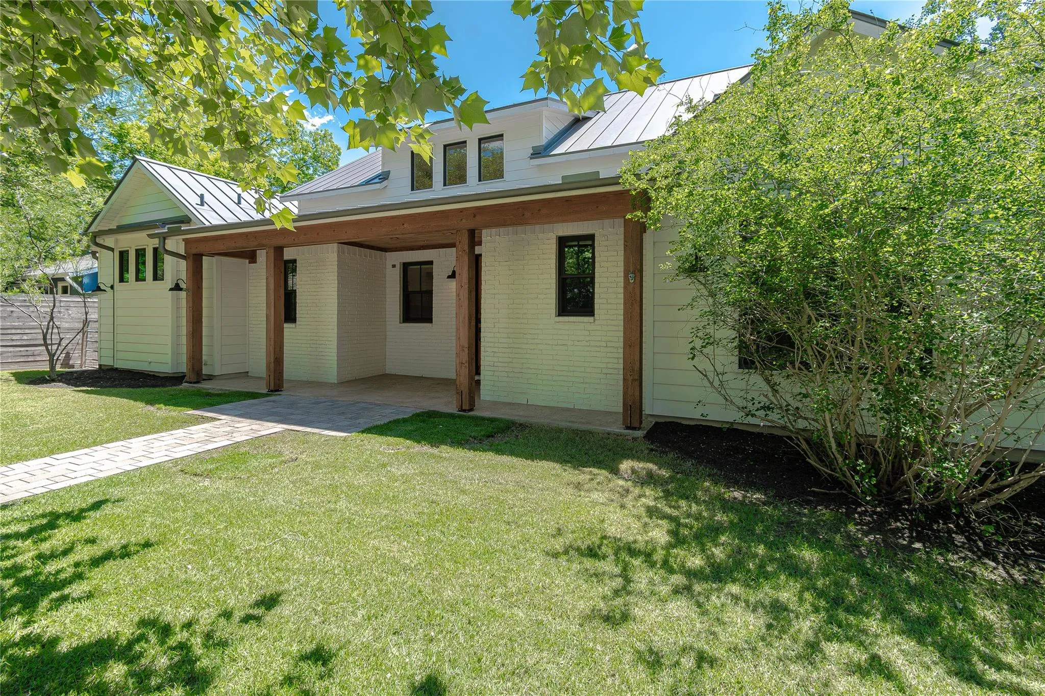 Photo 3 of 5805 CHESTERFIELD AVE