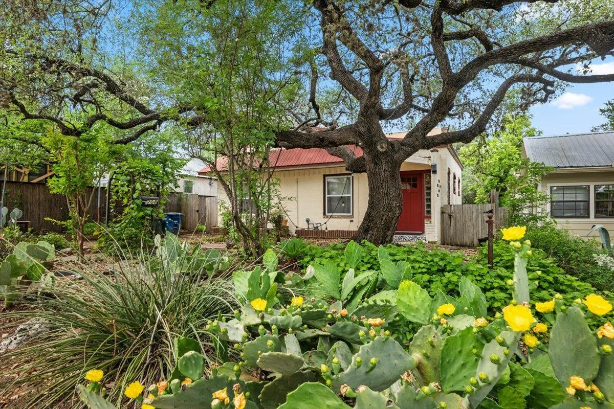 Photo of 708 W ELIZABETH ST, Austin, 78704