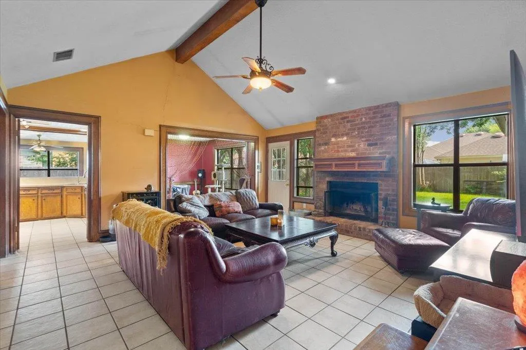 Photo 5 of 406 WILLOW WOOD DR