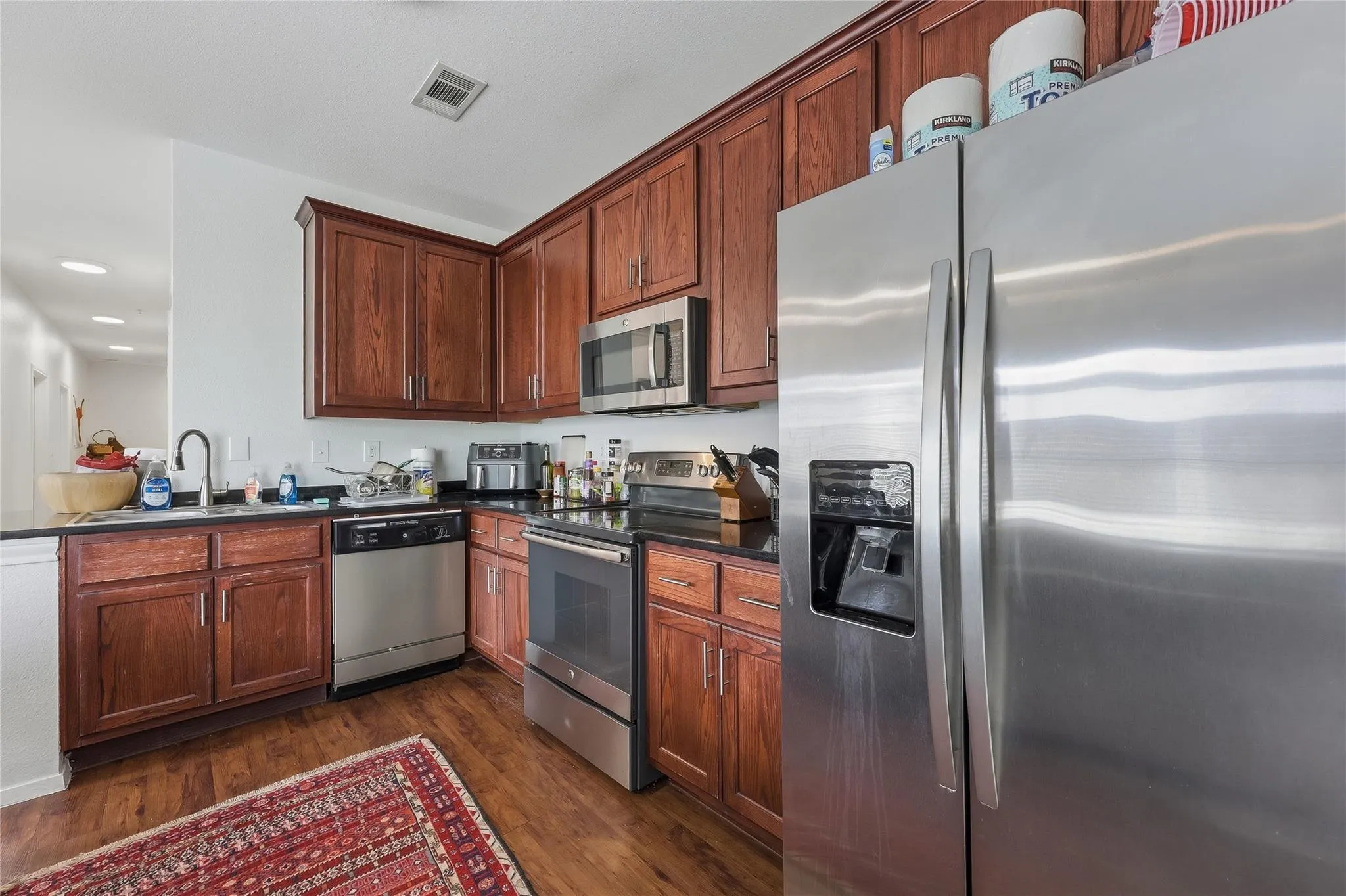 Photo 4 of 910 W 25TH ST #507