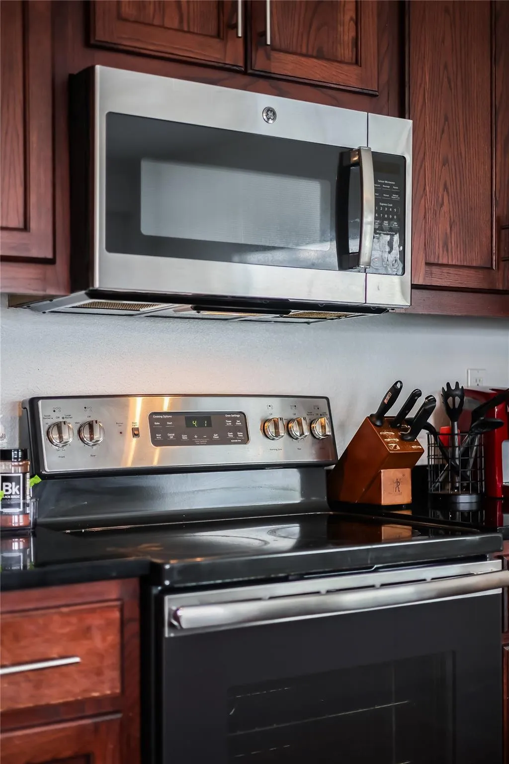 Photo 5 of 910 W 25TH ST #507