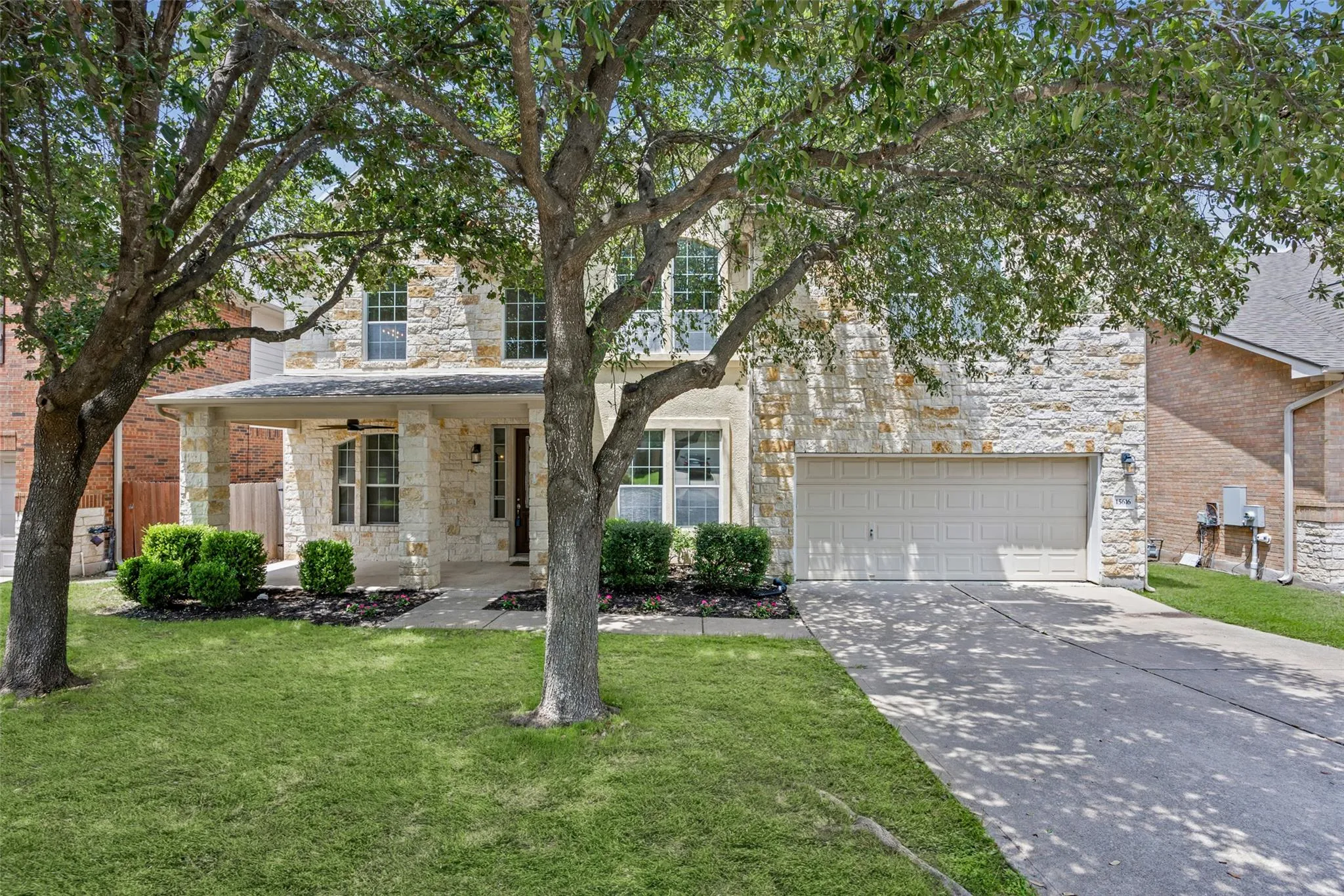 Photo 2 of 15616 PRESTANCIA DR