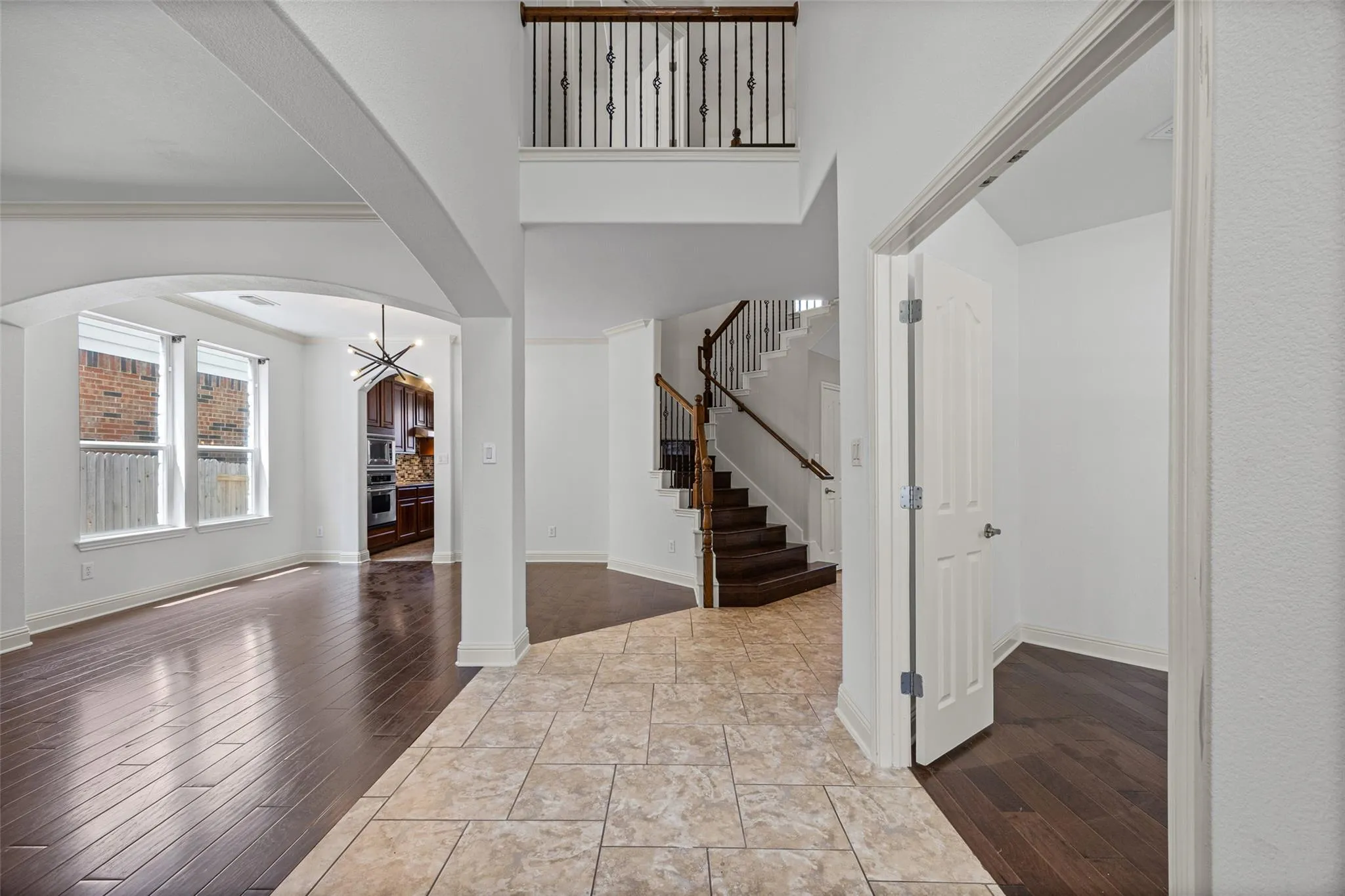 Photo 4 of 15616 PRESTANCIA DR