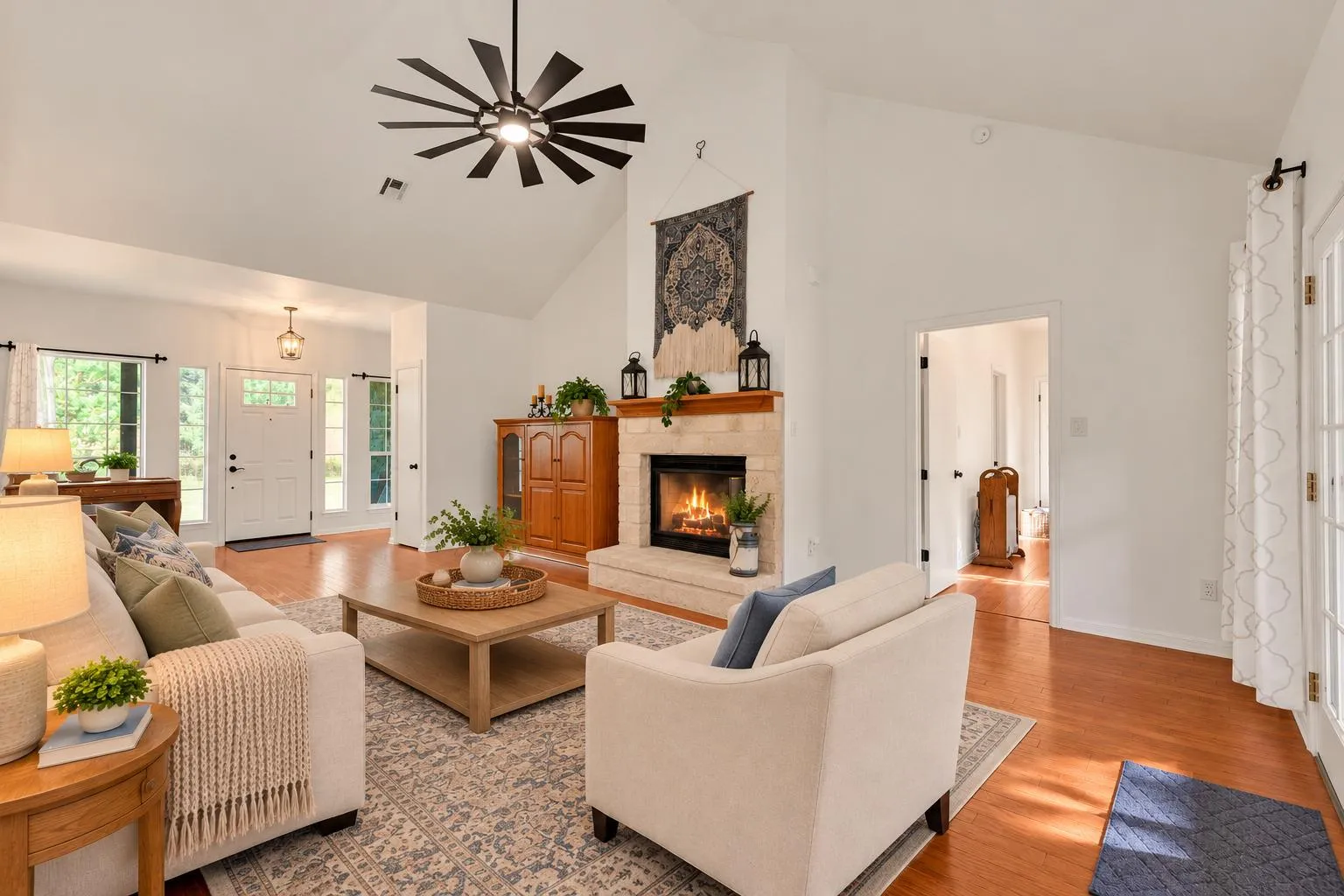 Photo 4 of 206 S COWAL DR